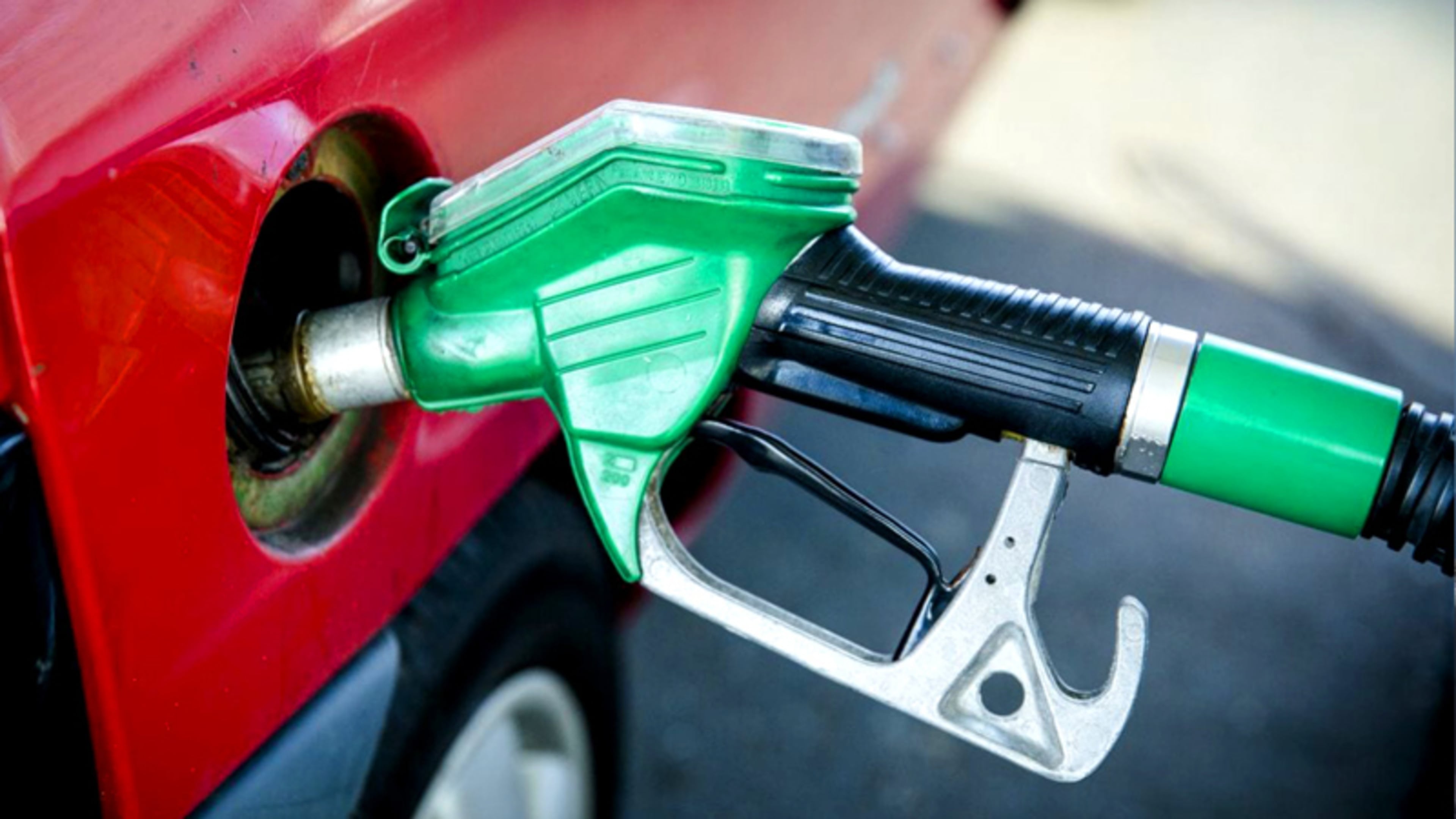 Economen voorspellen benzineprijs van €2,80: ‘Onacceptabel dat dit in Nederland kan gebeuren’