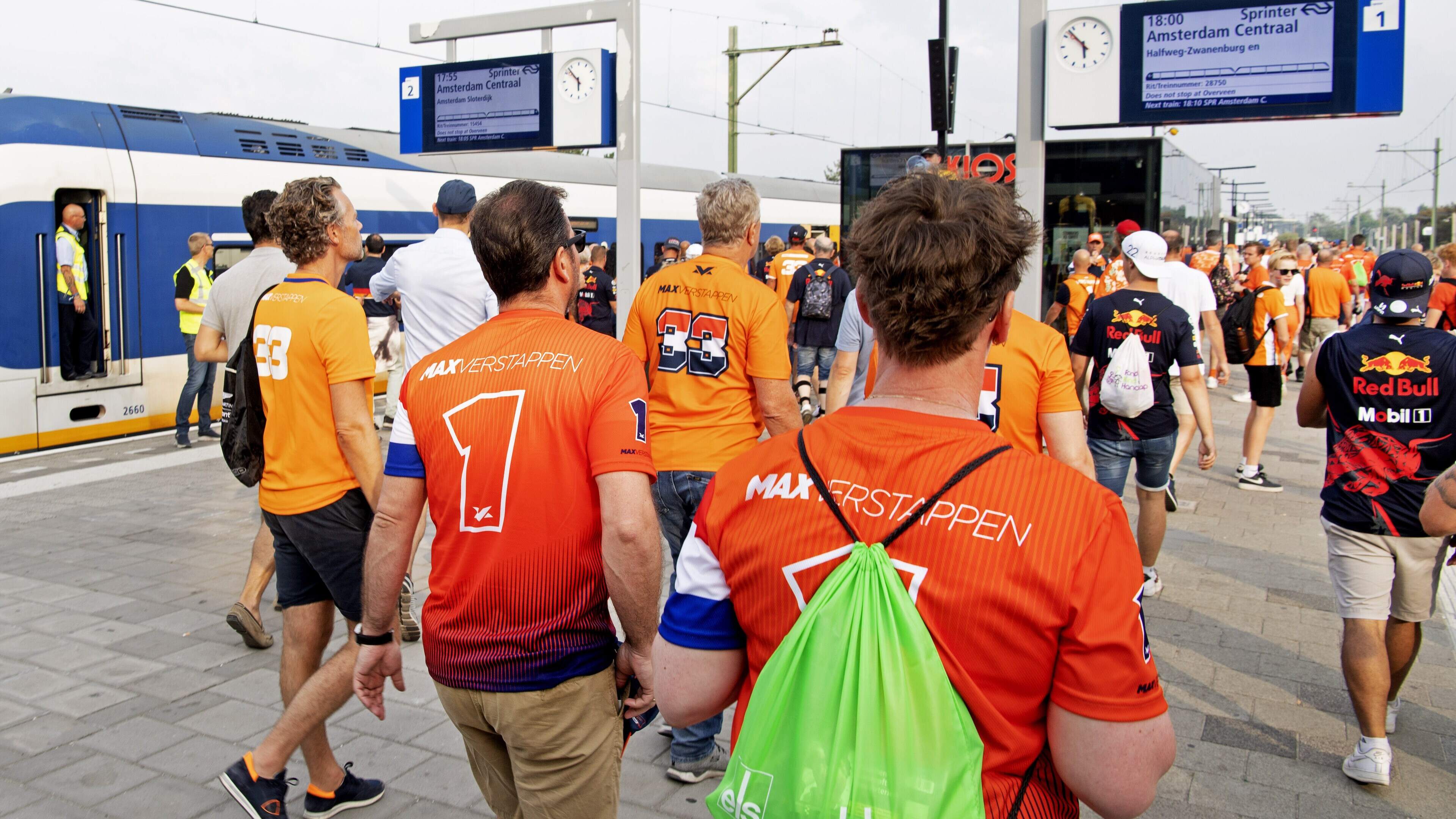 NS past dienstregeling landelijk aan: extra treinen en personeel ingezet voor Formule 1-weekend Zandvoort