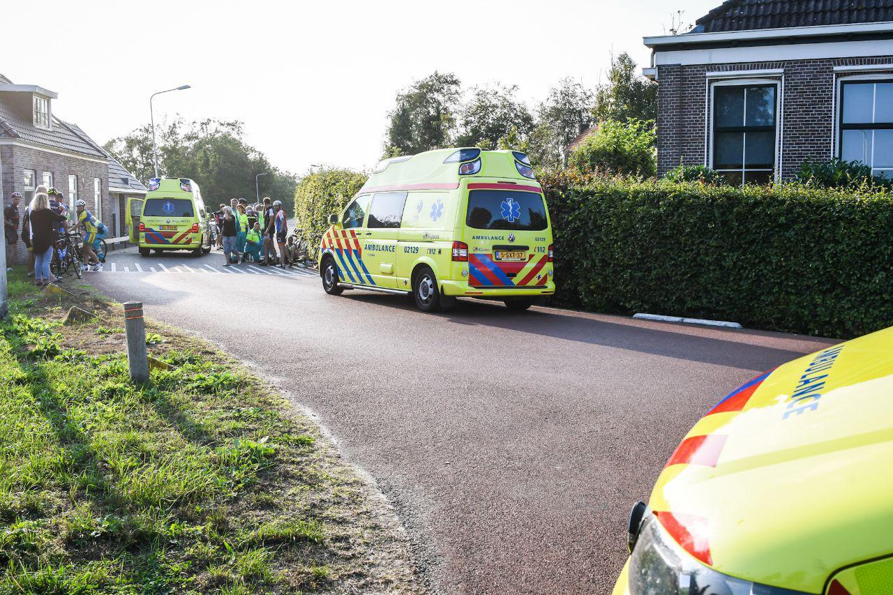 Fietsers gewond door aanrijding met tractor