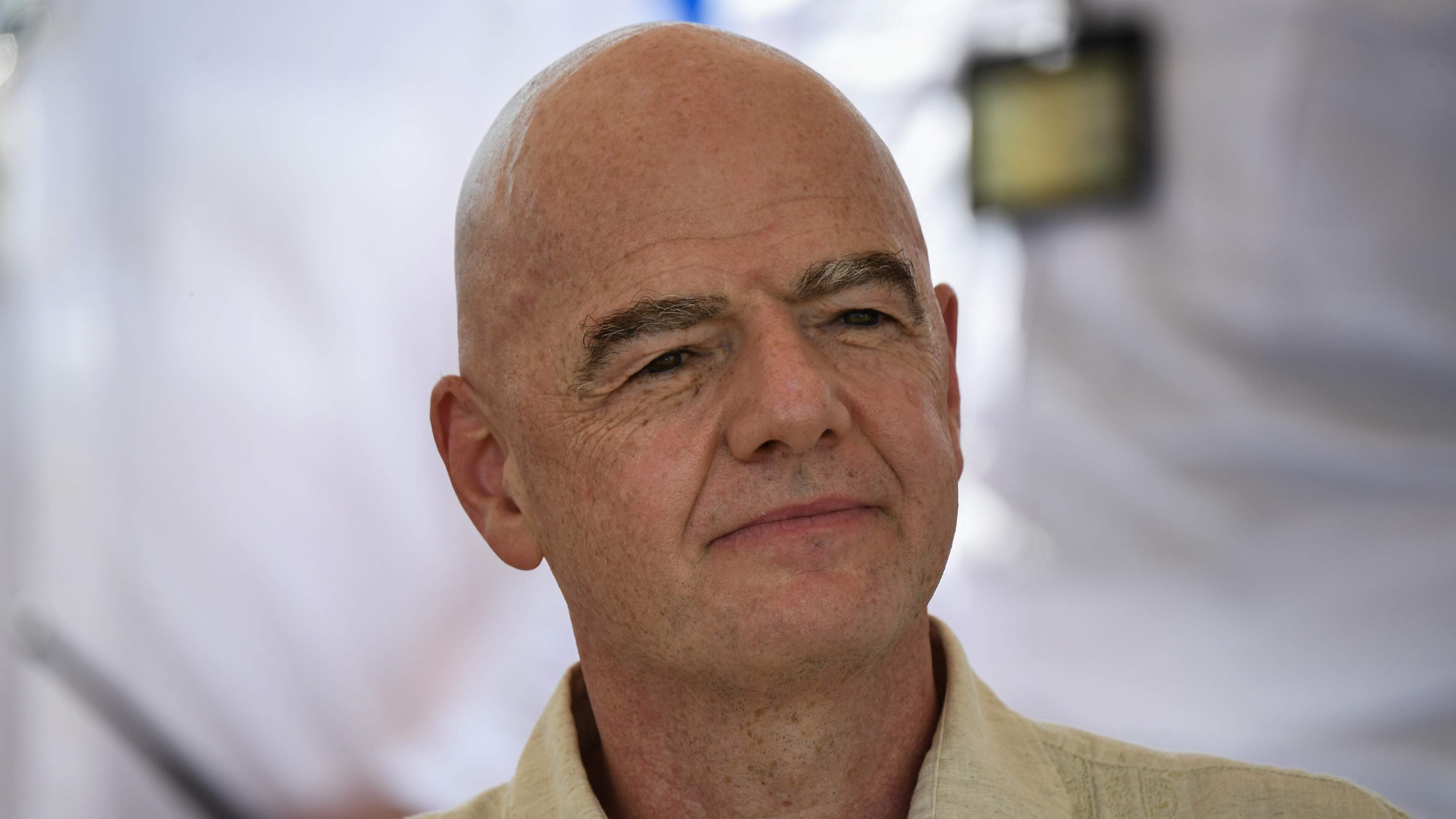 ’Gianni Infantino wilde nieuw jeugd-WK met 211 landen, ceremonies in Disneyland en openingsduel tussen Israël en Palestina’