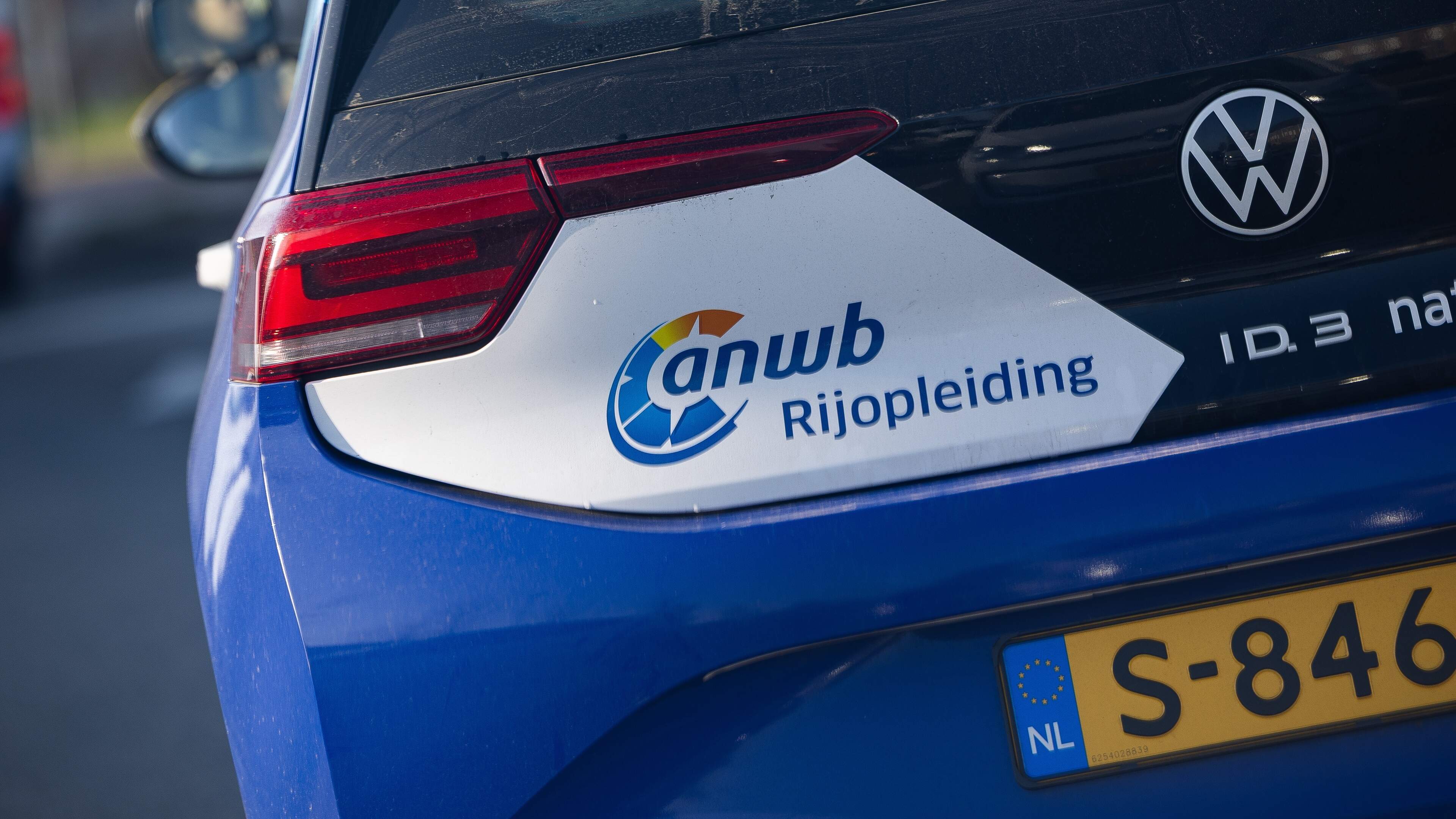 Kabinet wil tussentijdse toets bij rijles verplichten