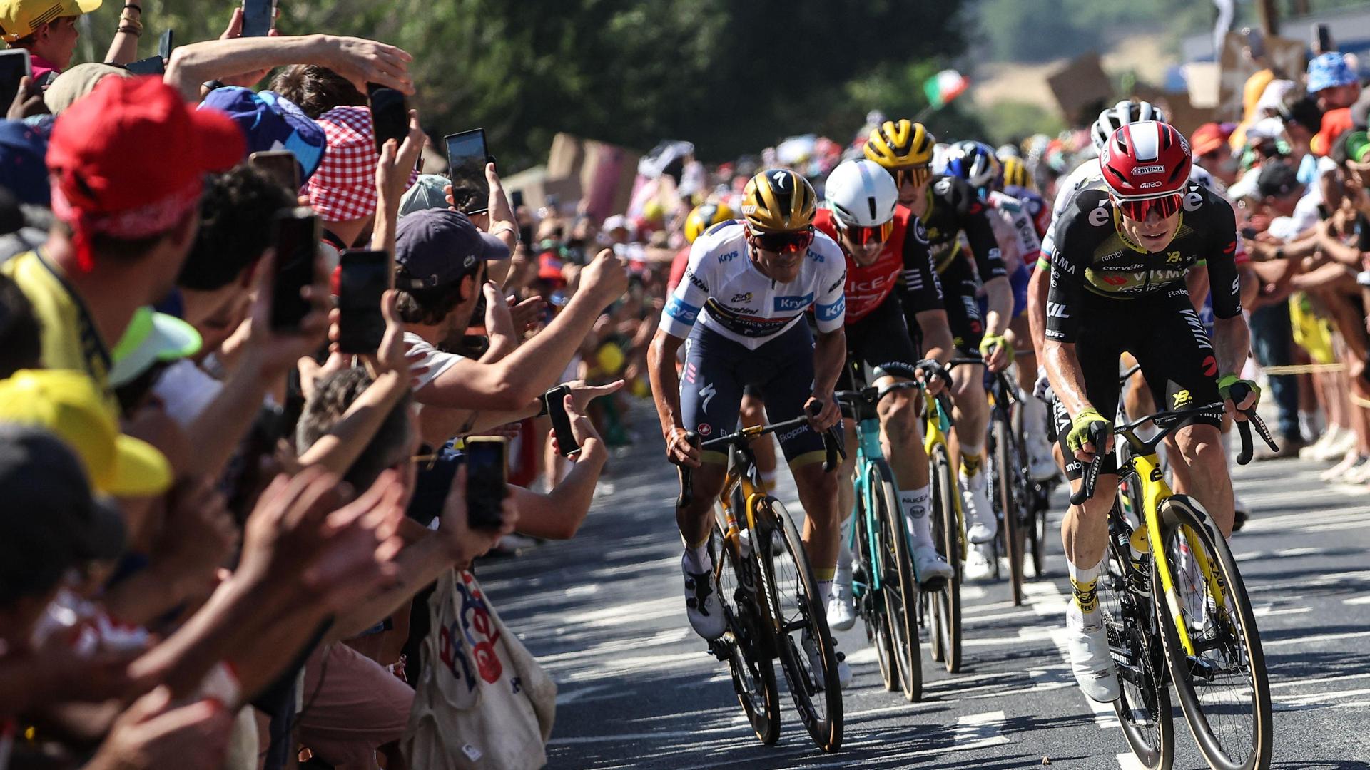 De Tour de France krijgt donderdag te maken met een enorme bergetappe.