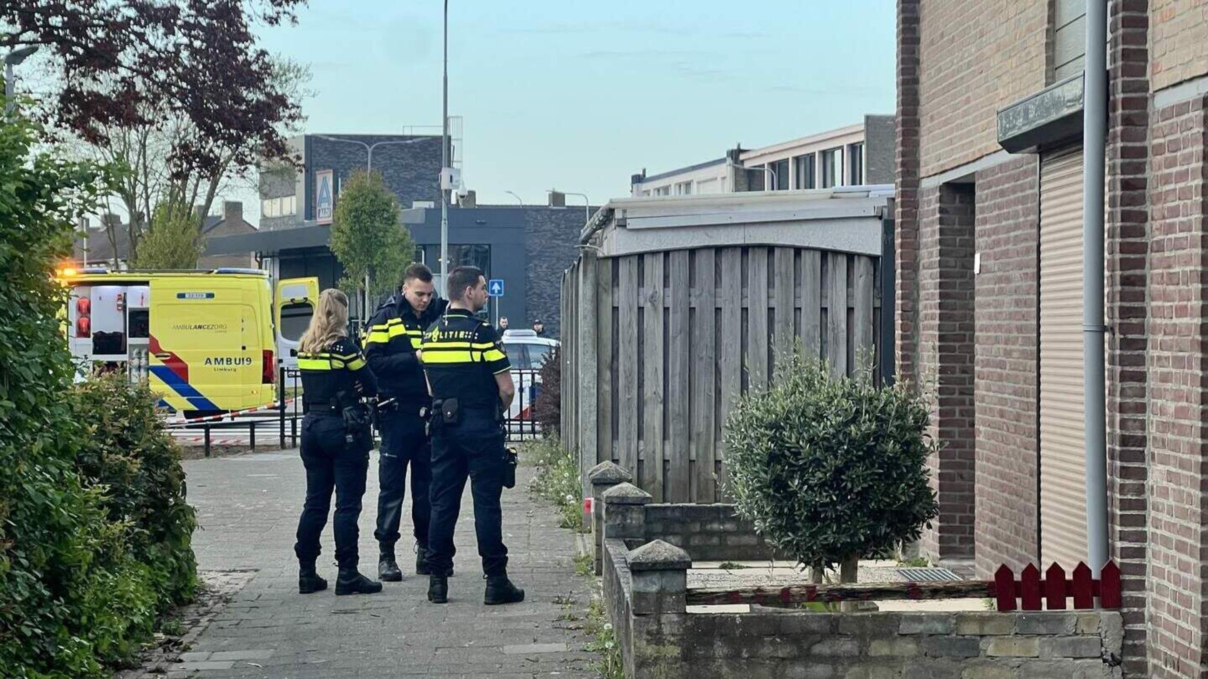 Meisje doodgestoken in woning Limburgse Blerick: politie pakt man en vrouw op