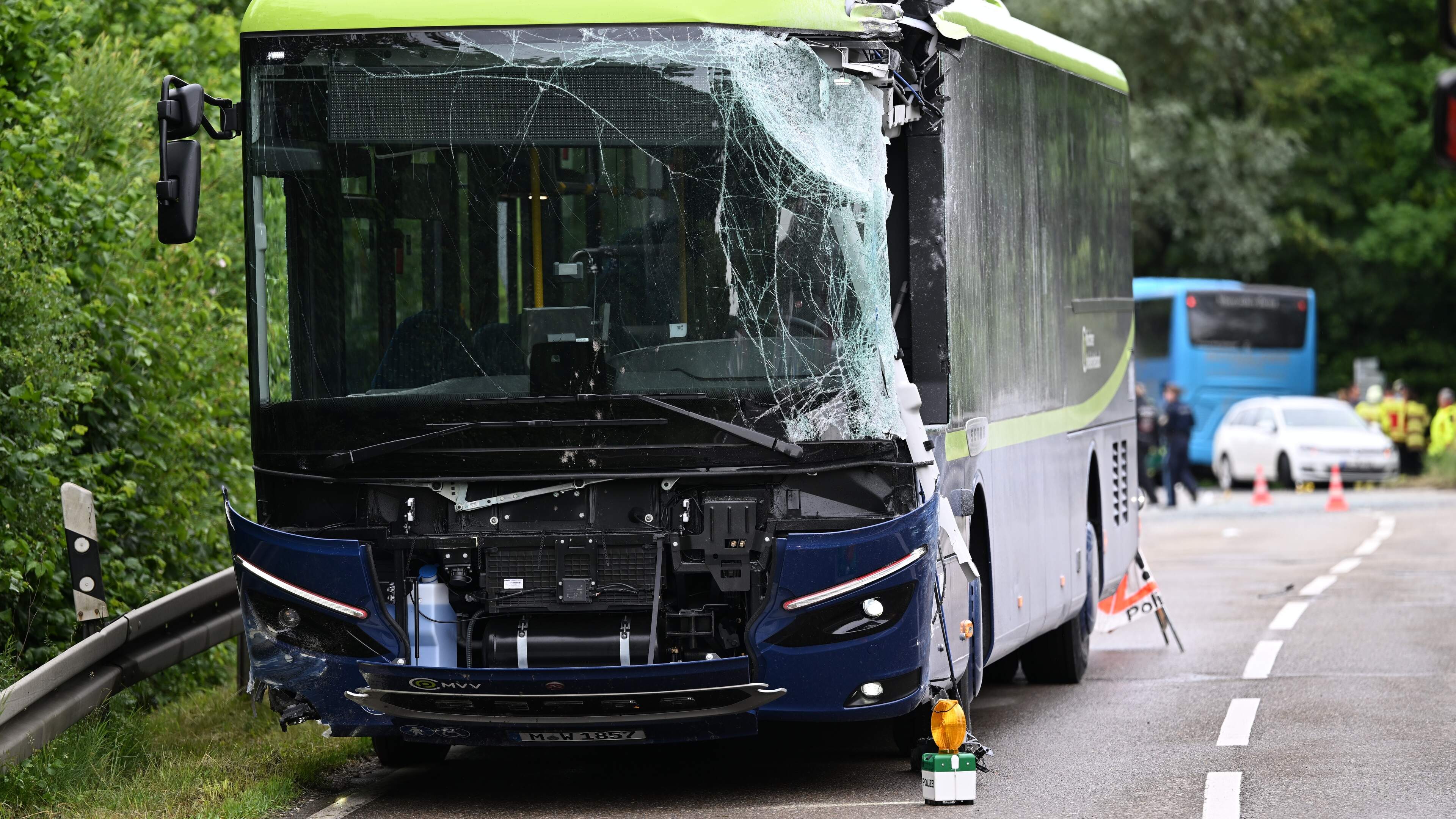 Scholier omgekomen bij ongeval met schoolbus in Du