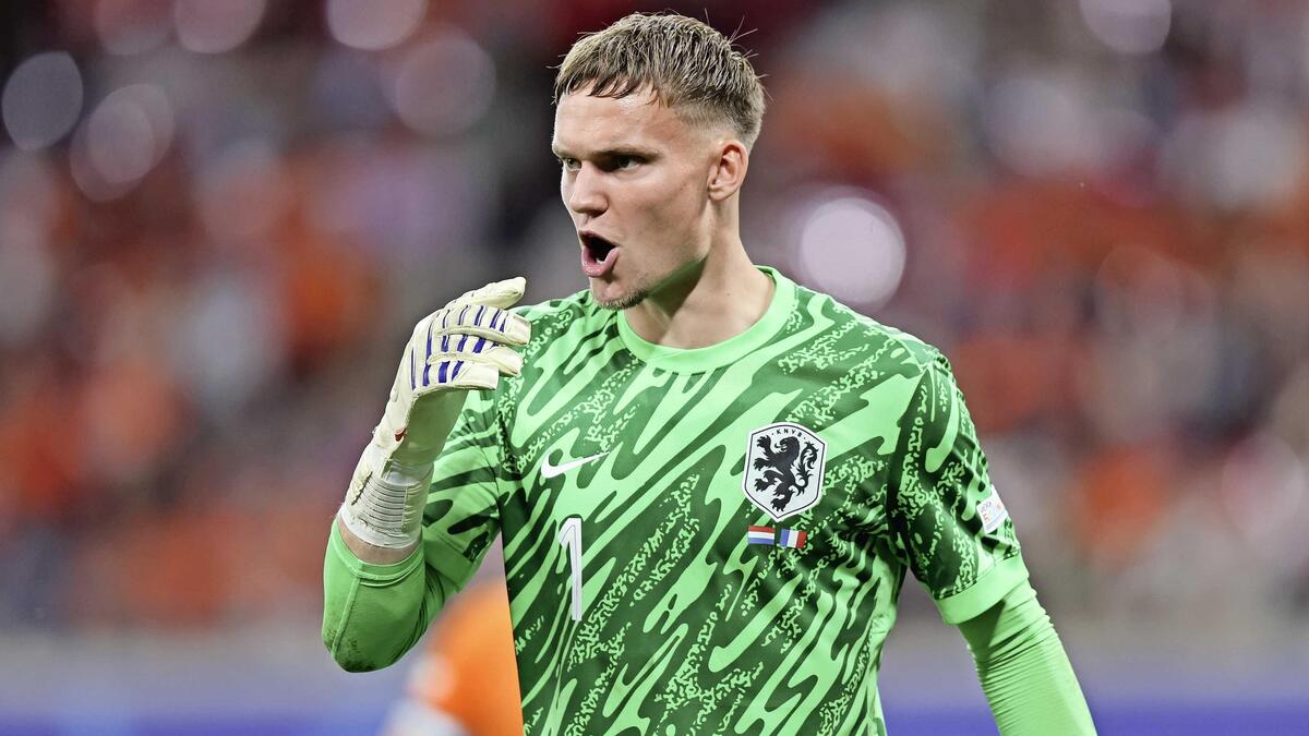 EK 2024 Virgil van Dijk weet waarin doelman Bart Verbruggen belangrijk ...