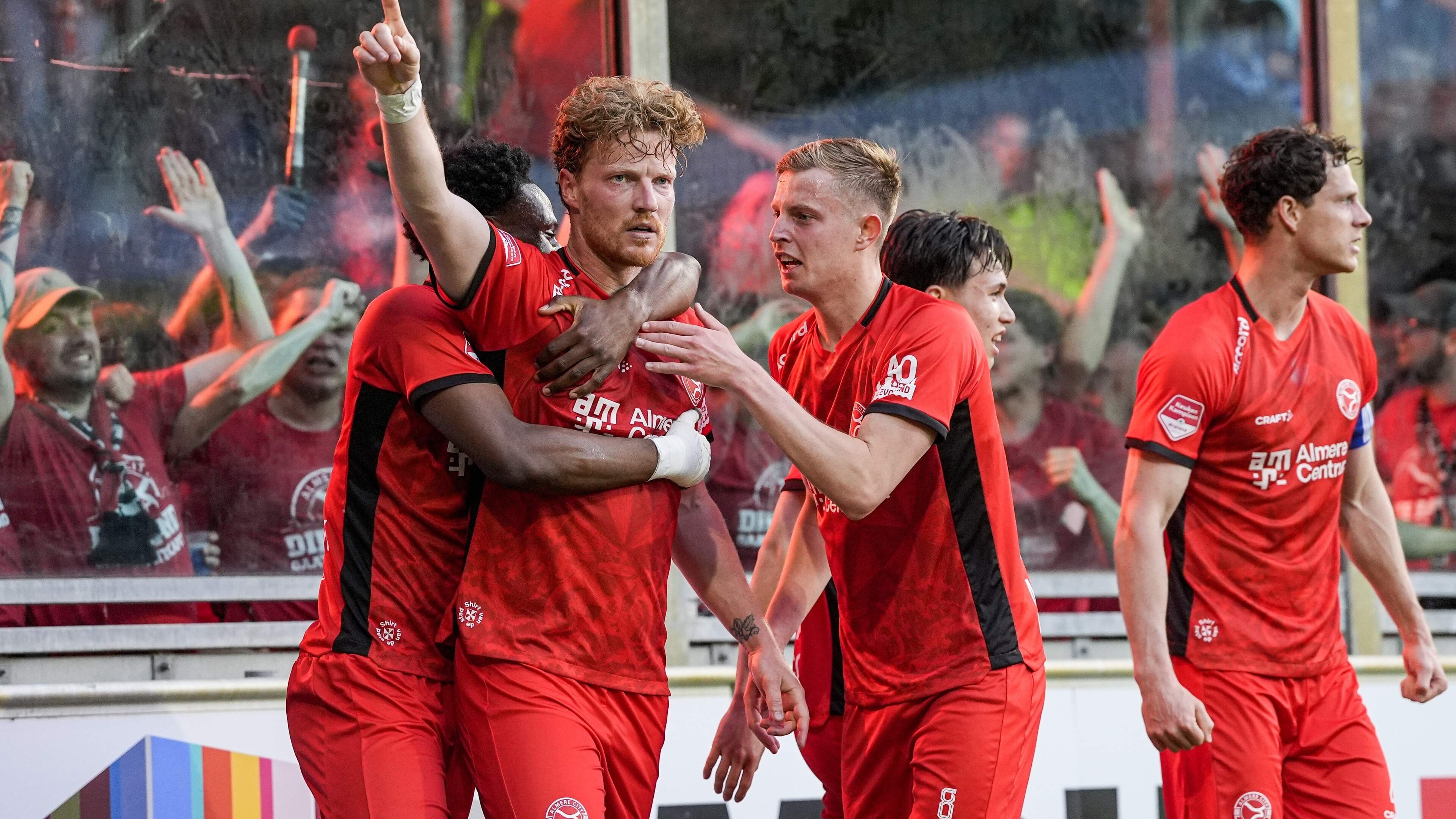 Almere City schakelt De Graafschap uit en neemt het in de halve finale van de play-offs op tegen Willem II