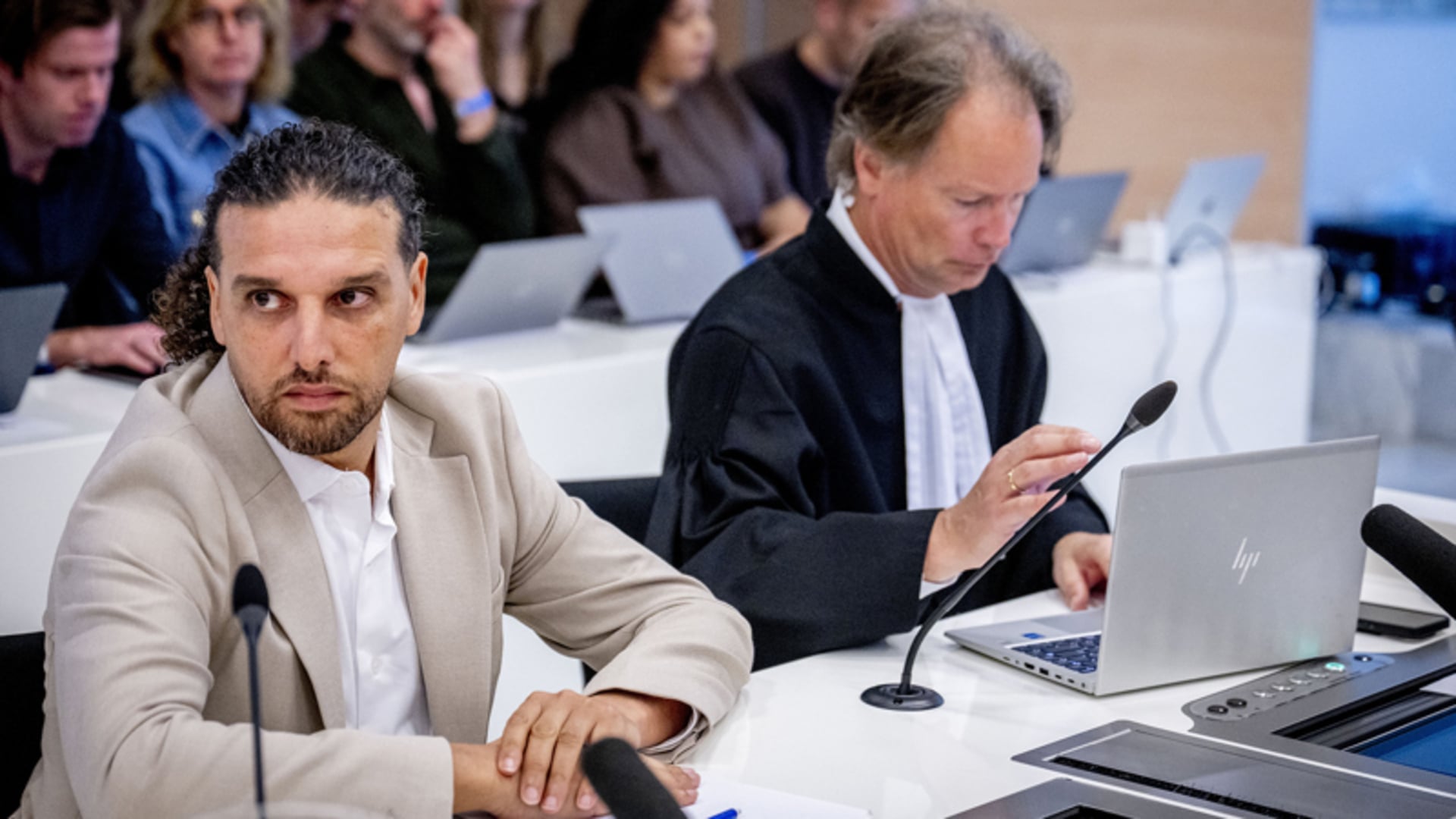 Opvallend moment in hoger beroep Ali B: 'Ze omschreef uw piemel als zeer  recht'