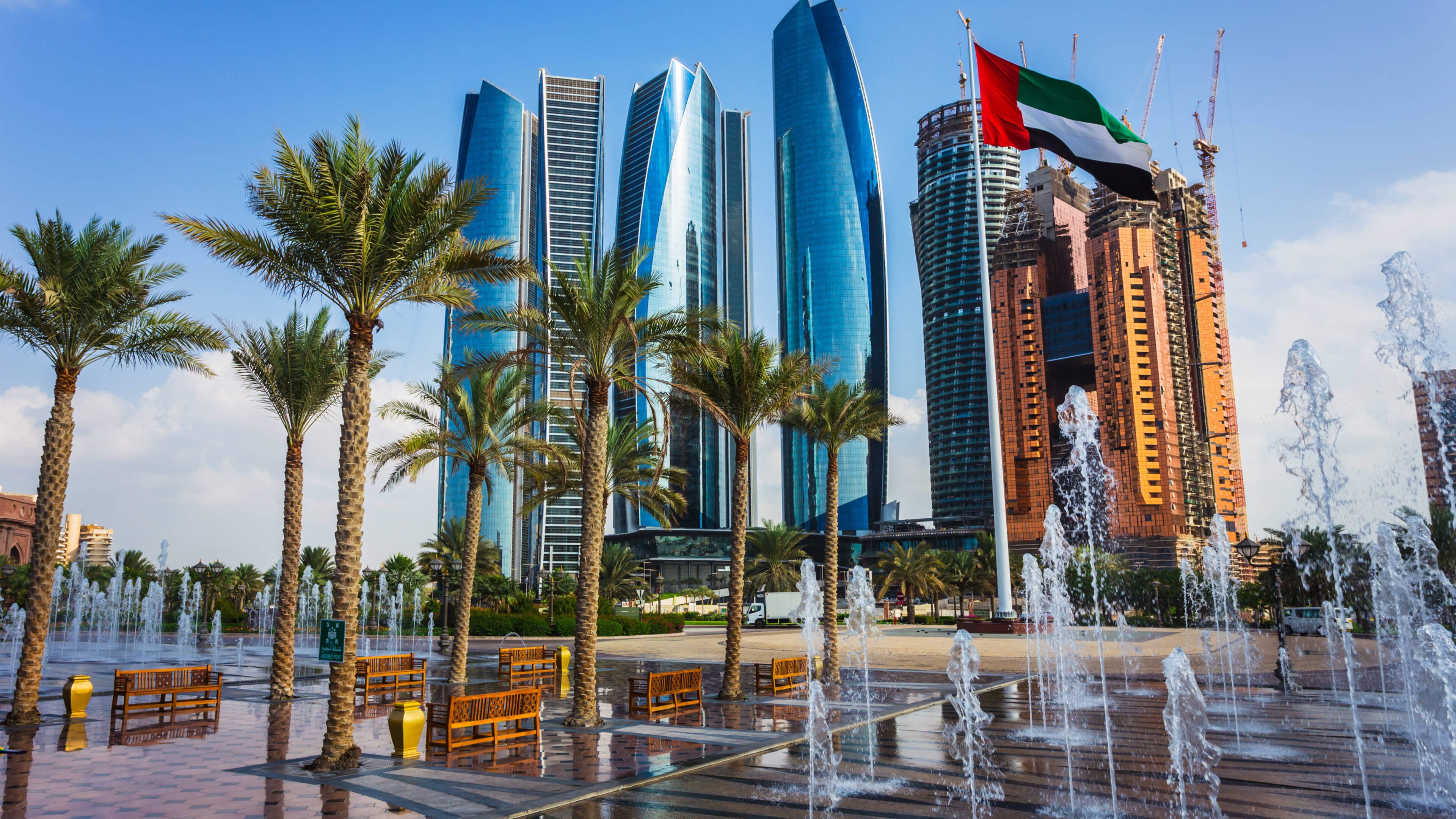 ’EU geeft tientallen miljoenen inkomenssteun aan schatrijke koninklijke familie Abu Dhabi’