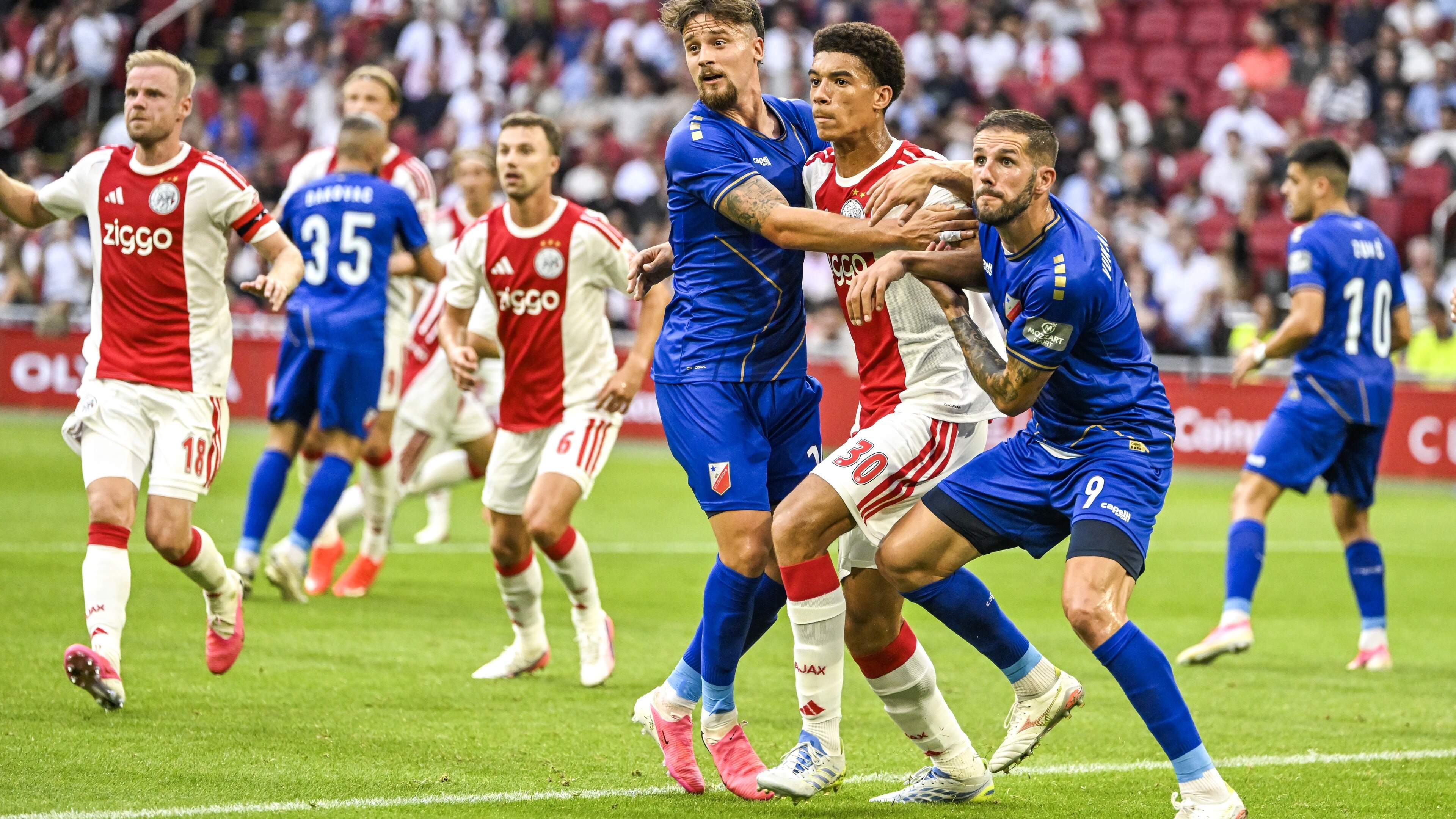 LIVE Conference League | Ajax herstelt de schade razendsnel tegen Vojvodina