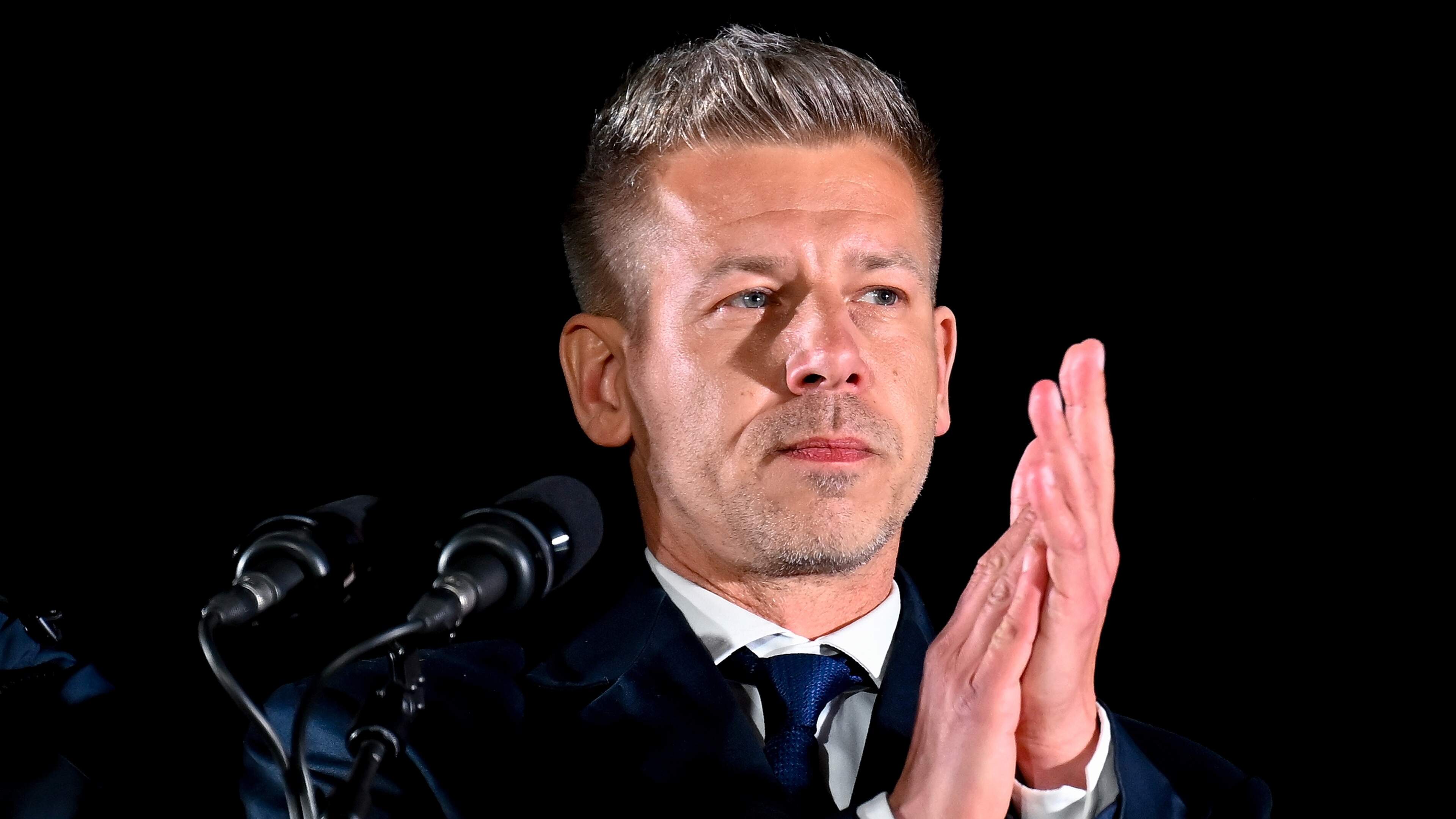 Van Orbán-fanboy tot rivaal: ’Dark horse’ Peter Magyar breekt macht in Hongarije