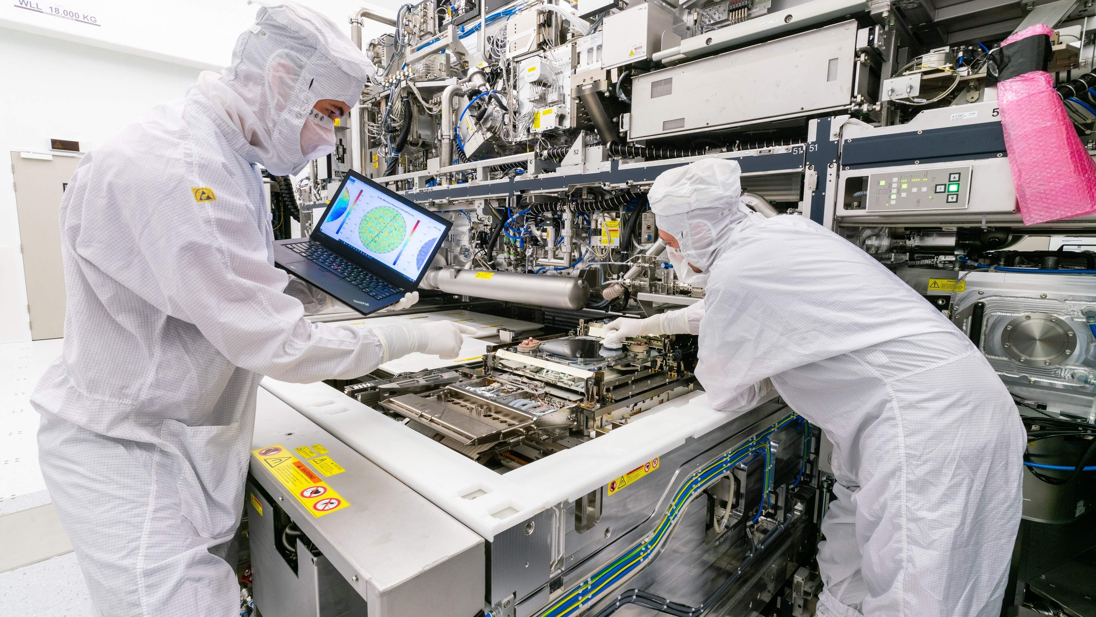Weekblik: ’Chipgigant ASML krijgt van twee kanten de wind in de zeilen’