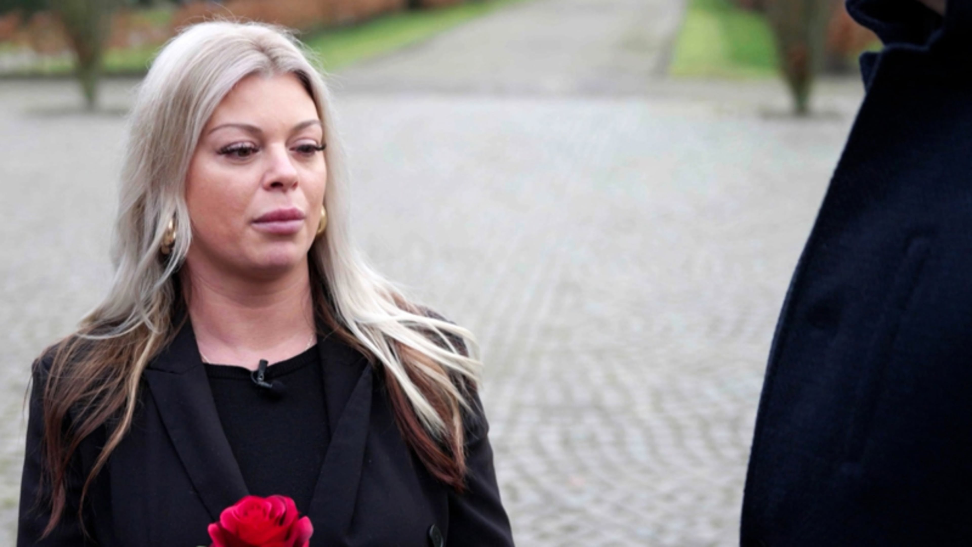 Vrouw geweigerd op begrafenis eigen vader: ‘Er zouden beveiligers zijn’