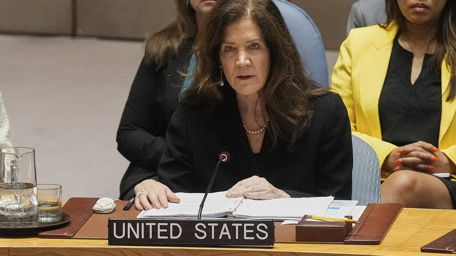 De Amerikaanse ambassadeur bij de Verenigde Naties, Dorothy Shea, heeft Iran tijdens een spoedvergadering gewaarschuwd dat het „niet mag escaleren".