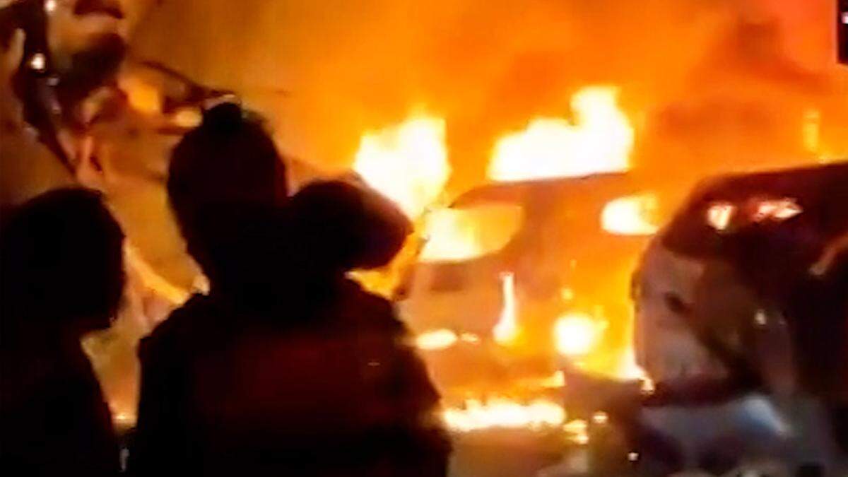 Grote raketaanval op Israël: doden en grote brand in elektriciteitscentrale