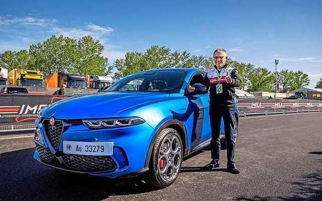 Grootste Europese autobouwer twijfelt aan elektrisch rijden: | De Telegraaf