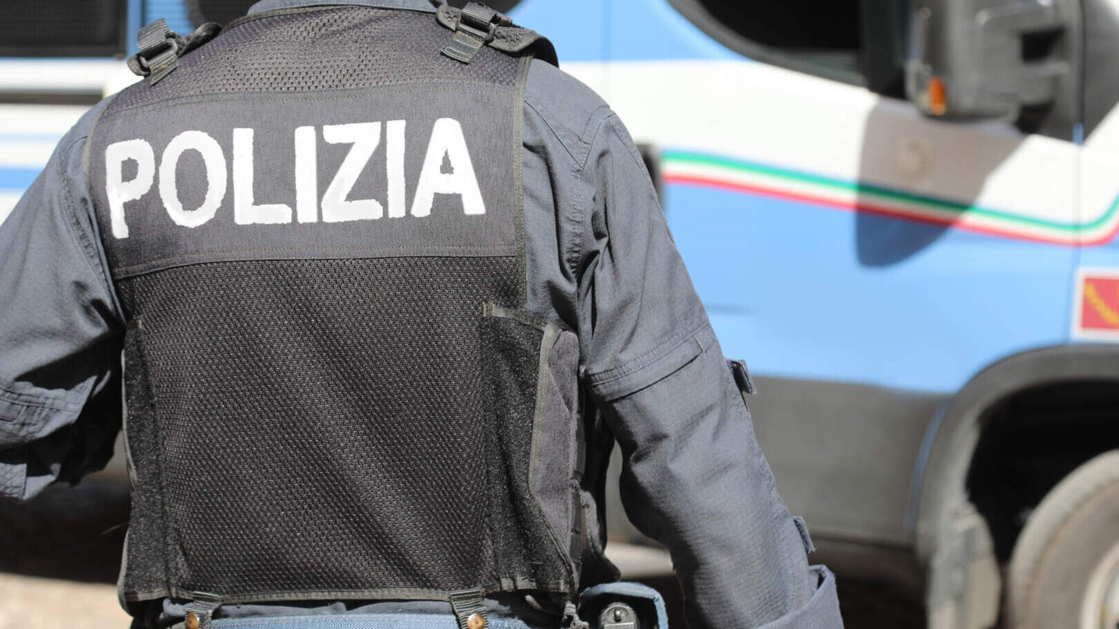 Gewonden nadat automobilist met hoge snelheid inrijdt op mensen in Modena