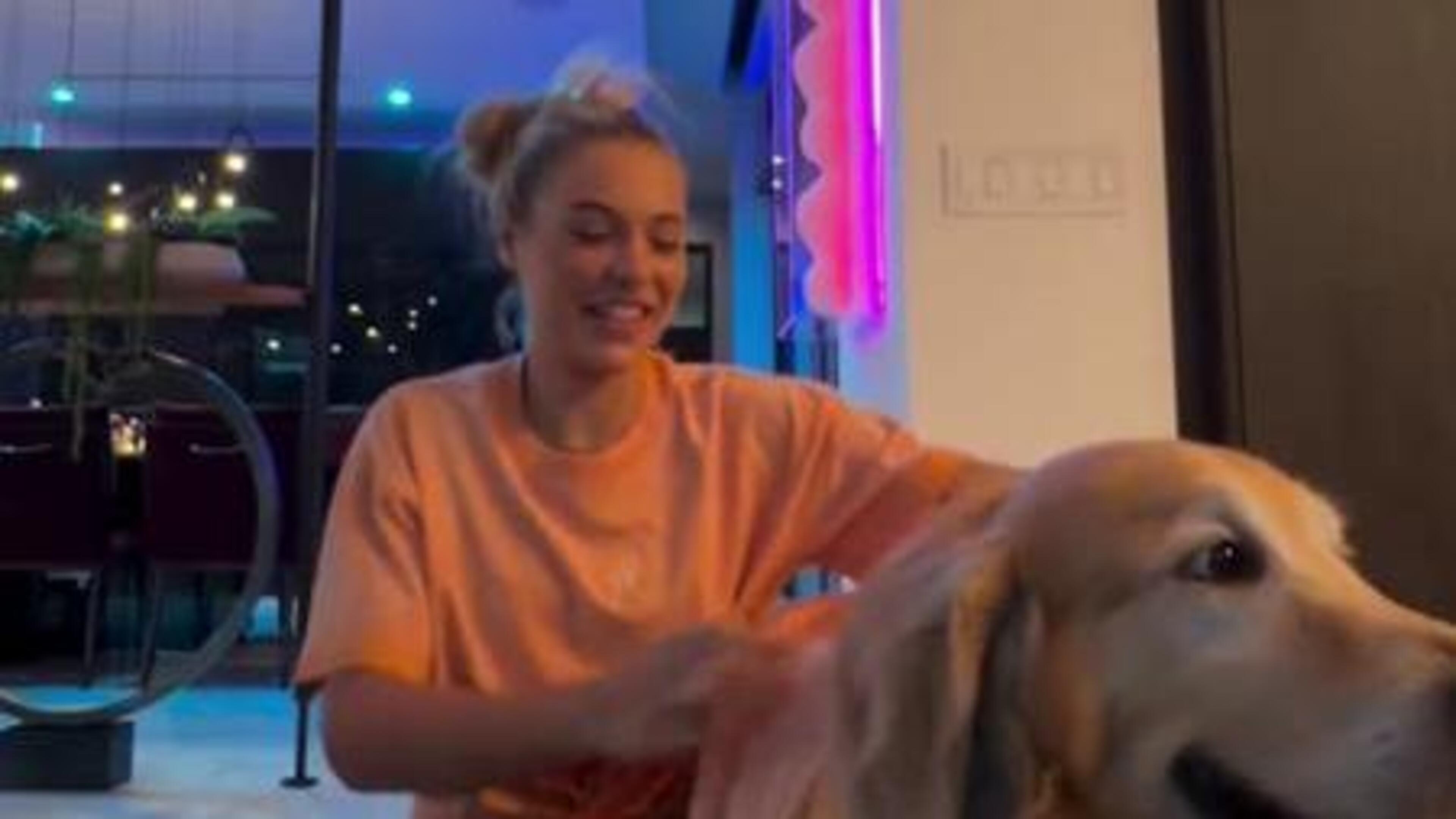 Jutta Leerdam kleurt zich oranje voor Nederland -Tunesië