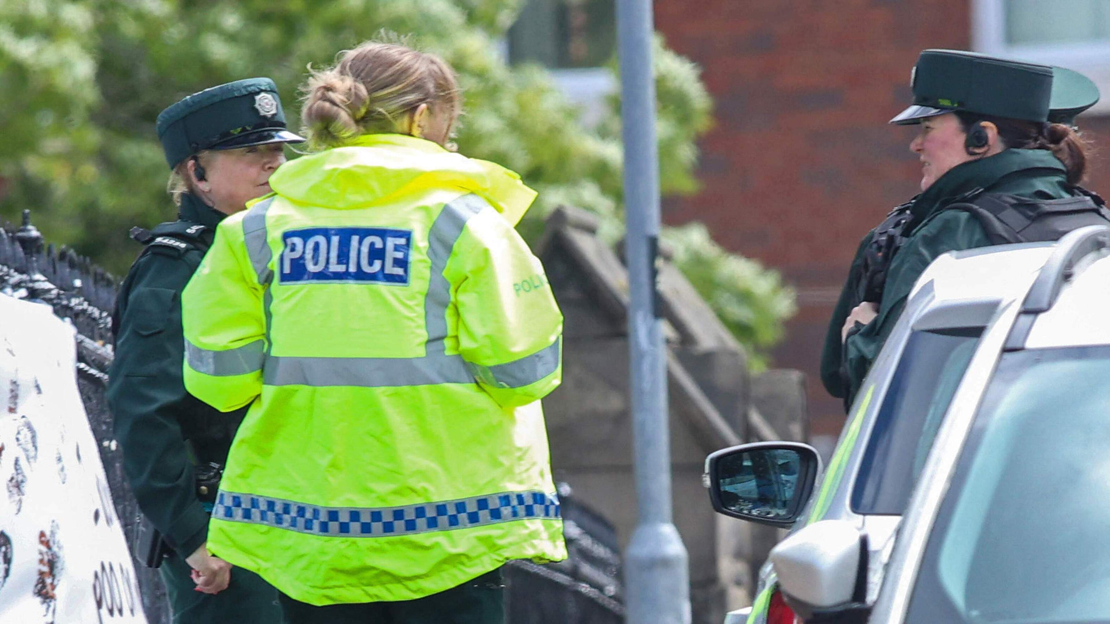 ’Huiveringwekkende’ mesaanval in Belfast schokt VK: man prob