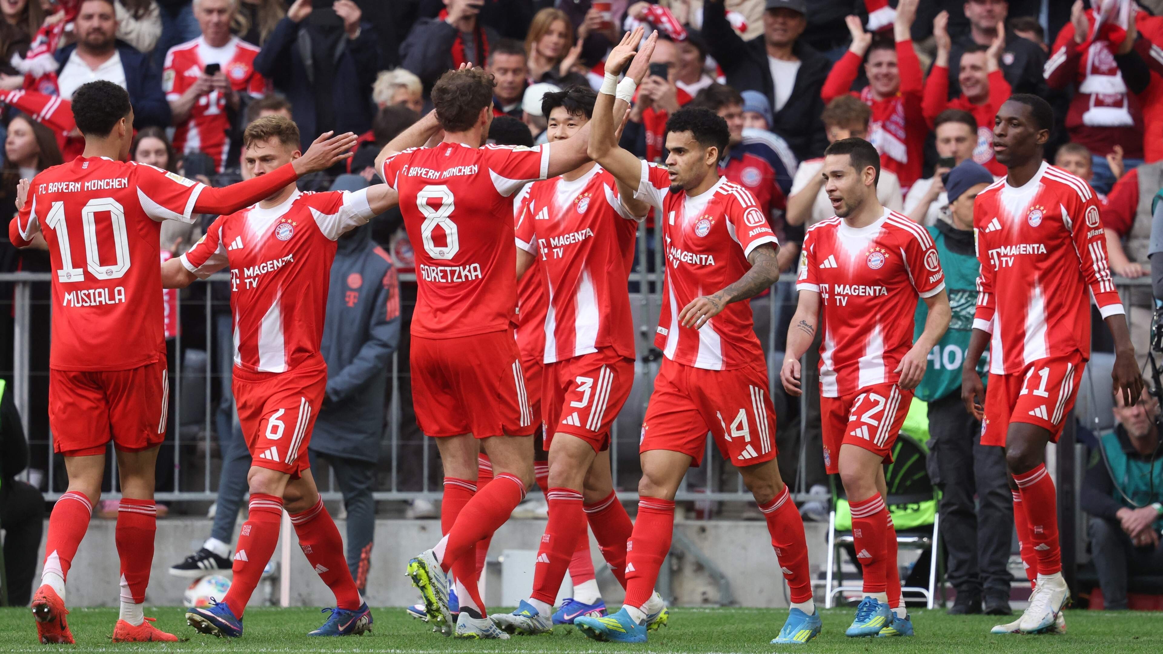 Bayern München wervelt langs VfB Stuttgart en is voor de 35e keer kampioen van Duitsland