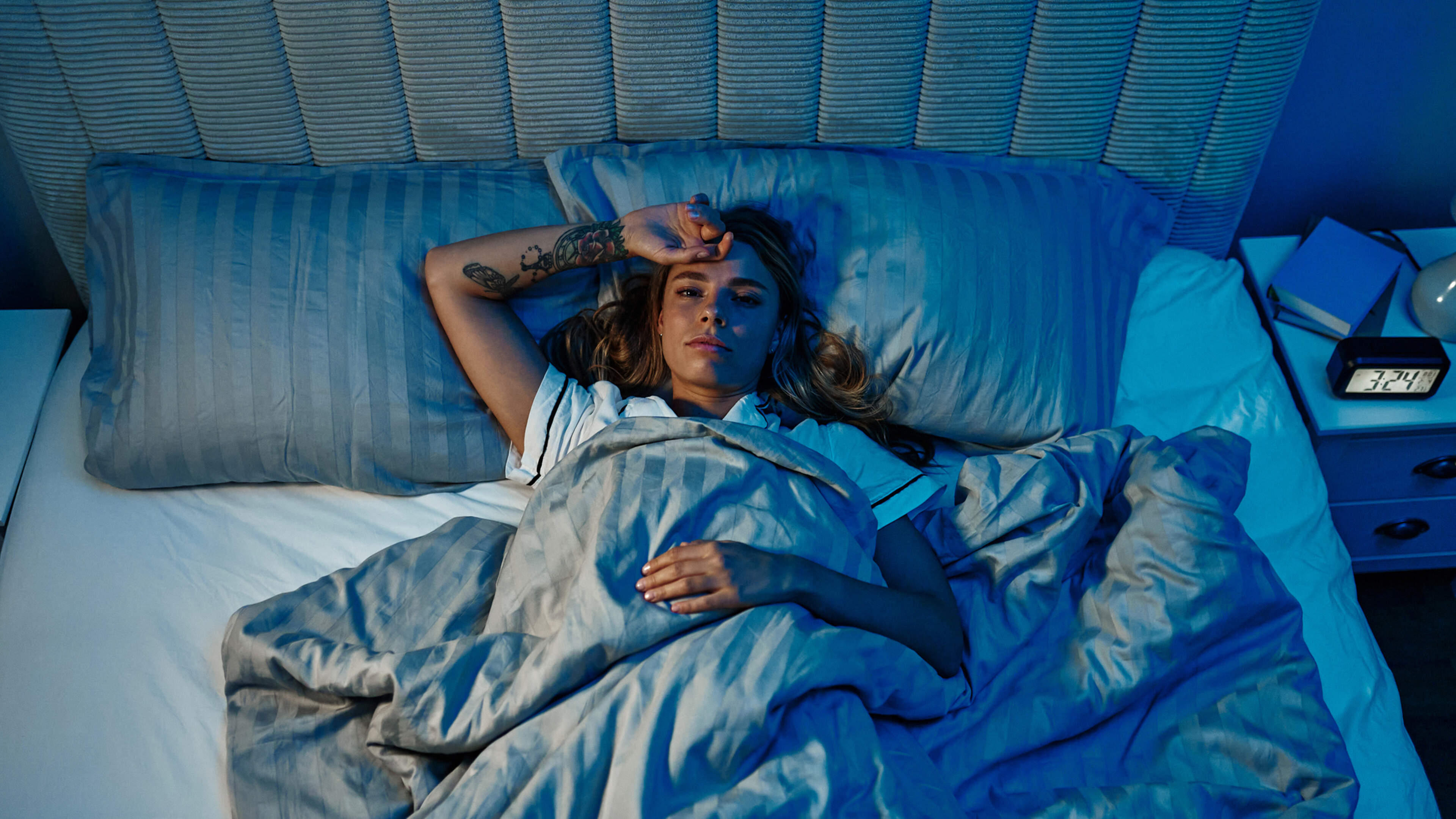Elke keer ’s nachts om dezelfde tijd wakker: met deze truc val je binnen vijf minuten weer in slaap