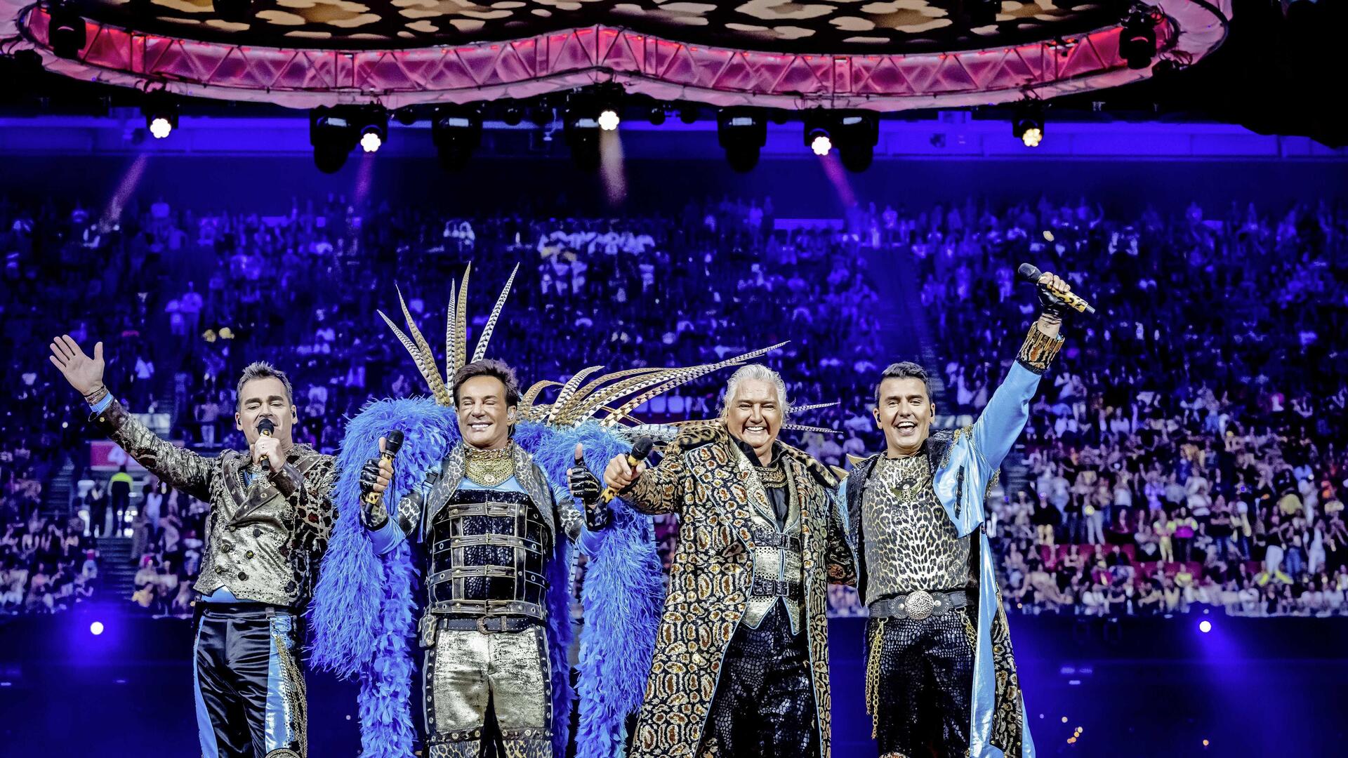 Het werd een feest, maar magie ontbreekt op twintig jaar bestaan de Toppers:  'Er is al een half uur niks aan' | De Telegraaf