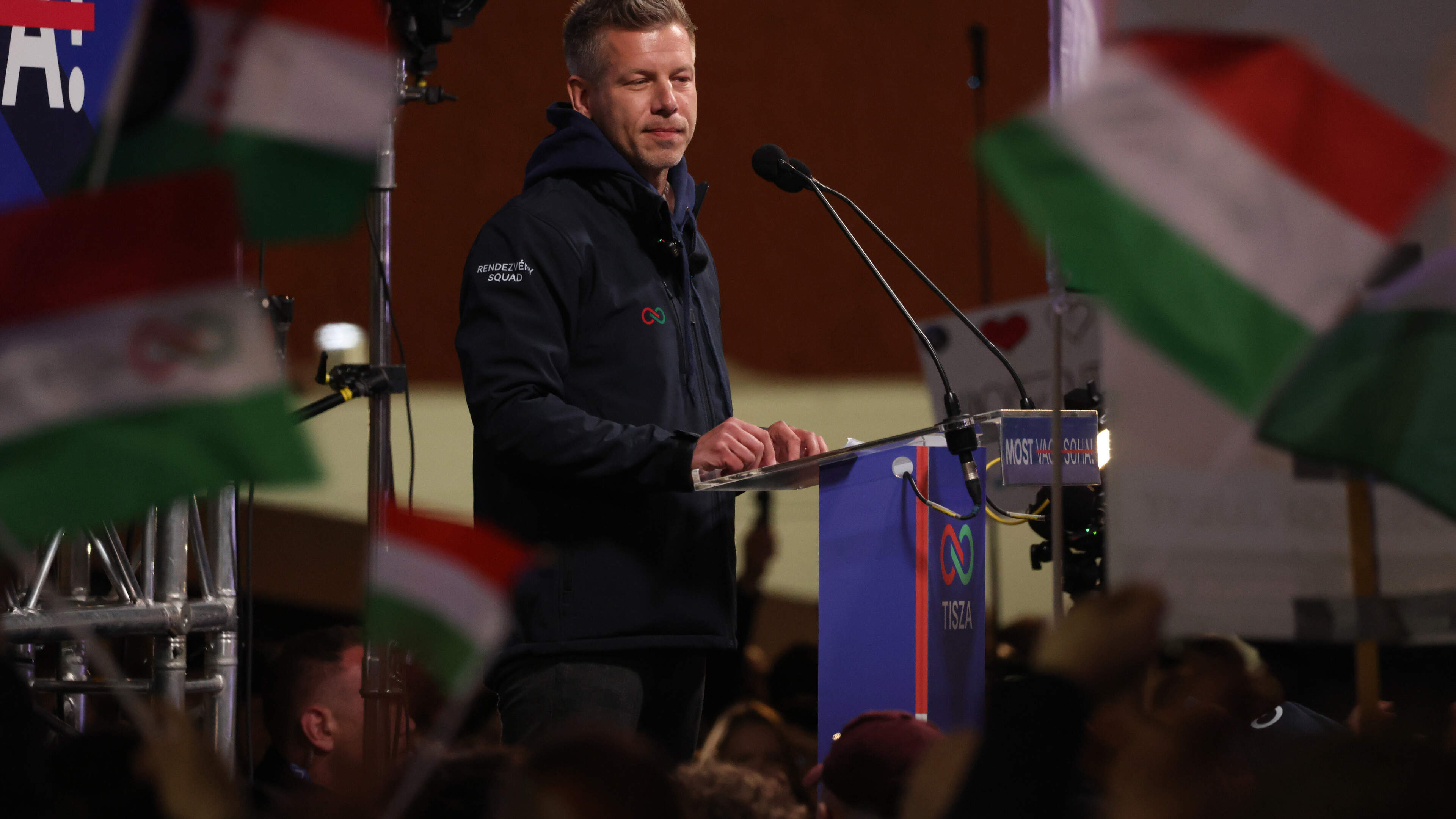 Wat Orbáns tegenstander Magyar wil, weet eigenlijk niemand: ’Als hij de corrupte maar stopt’