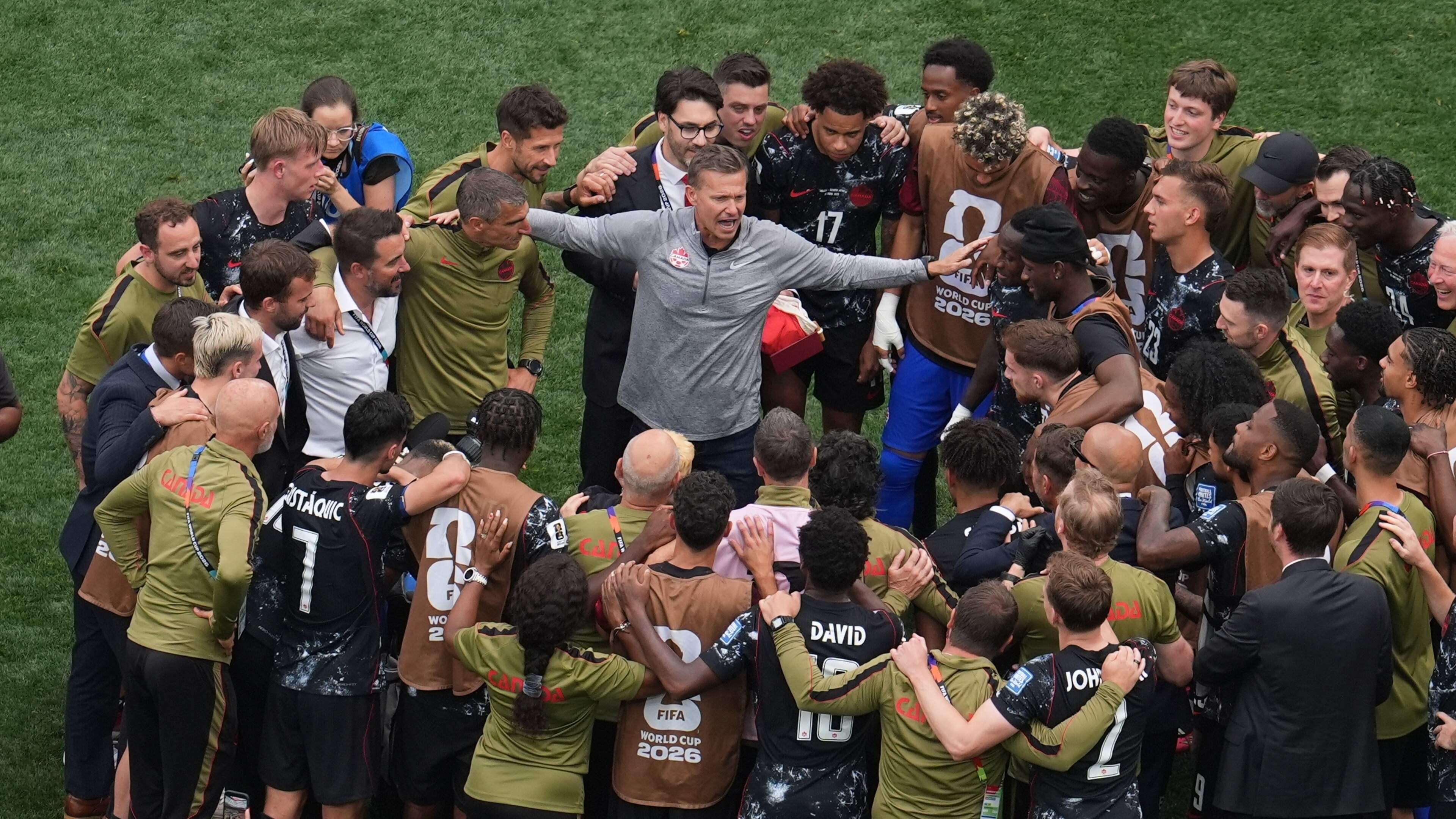Canadese bondscoach lyrisch over spelers na winst op Zuid-Afrika: ’Jullie zijn helden en voorbeelden voor de kinderen die voetballen’