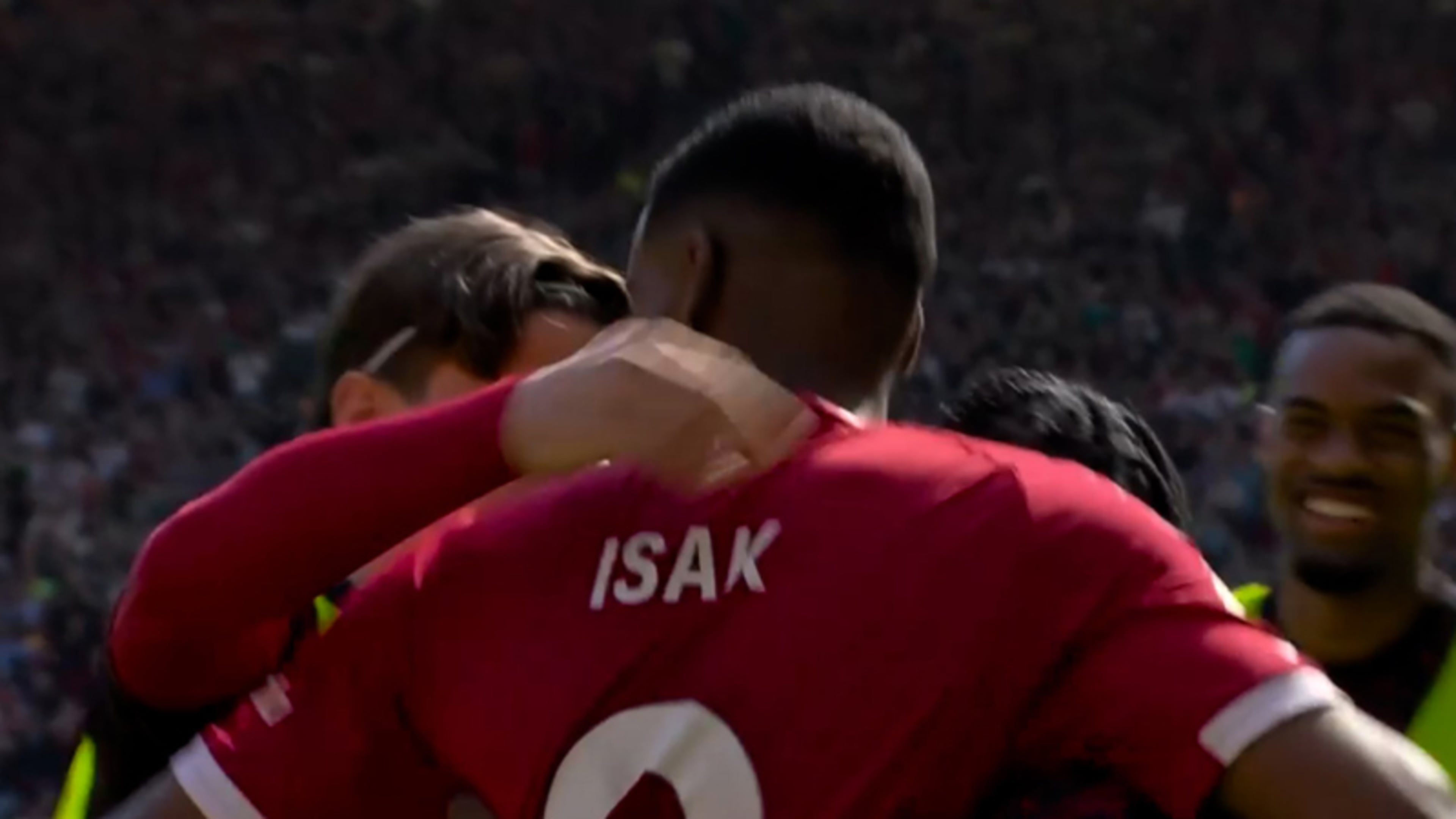 Videogoal: Isak scoort voor het eerst sinds december en zet Liverpool op voorsprong tegen Crystal Palace