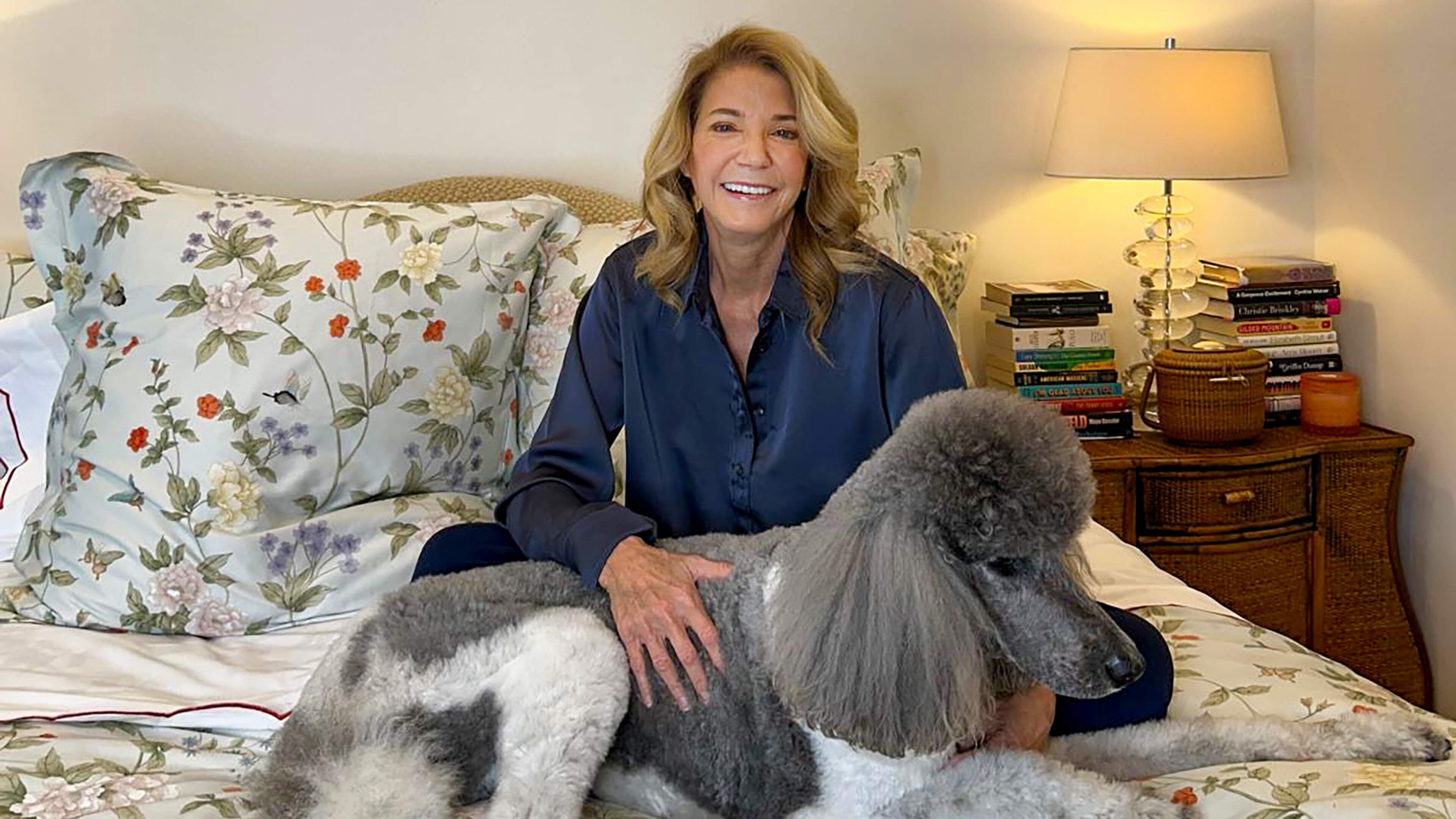 Sex and the City-schrijfster: ’Waarom die recente ophef over manosfeer? Keihard seksisme is nooit weg geweest’