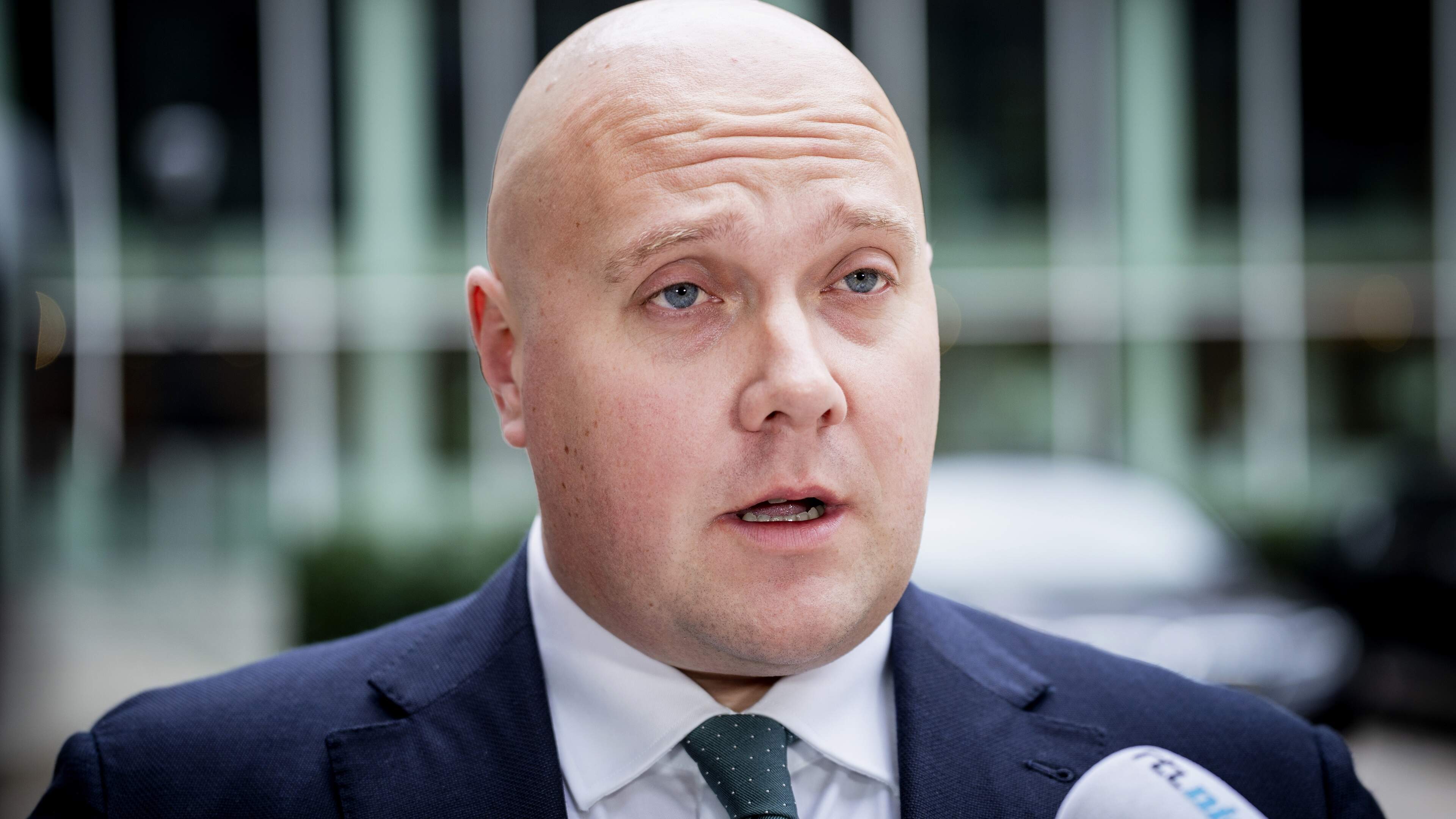 Kabinet dwingt gemeenten tot strengere controle bi