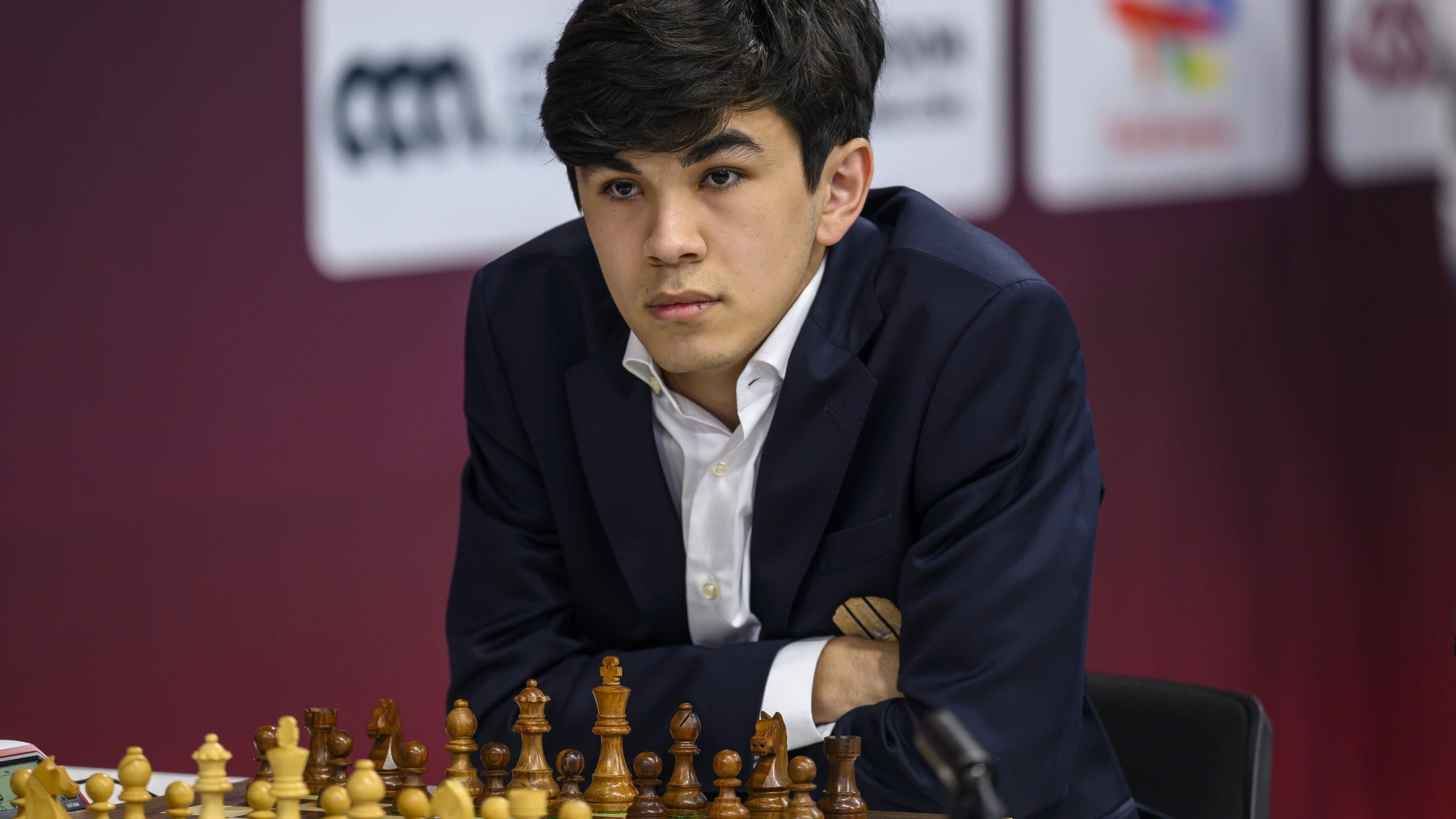 Schaakwonderkind Javohir Sindarov zet partijen naar zijn hand: ’Er is absoluut geen sprake van geluk of toeval’