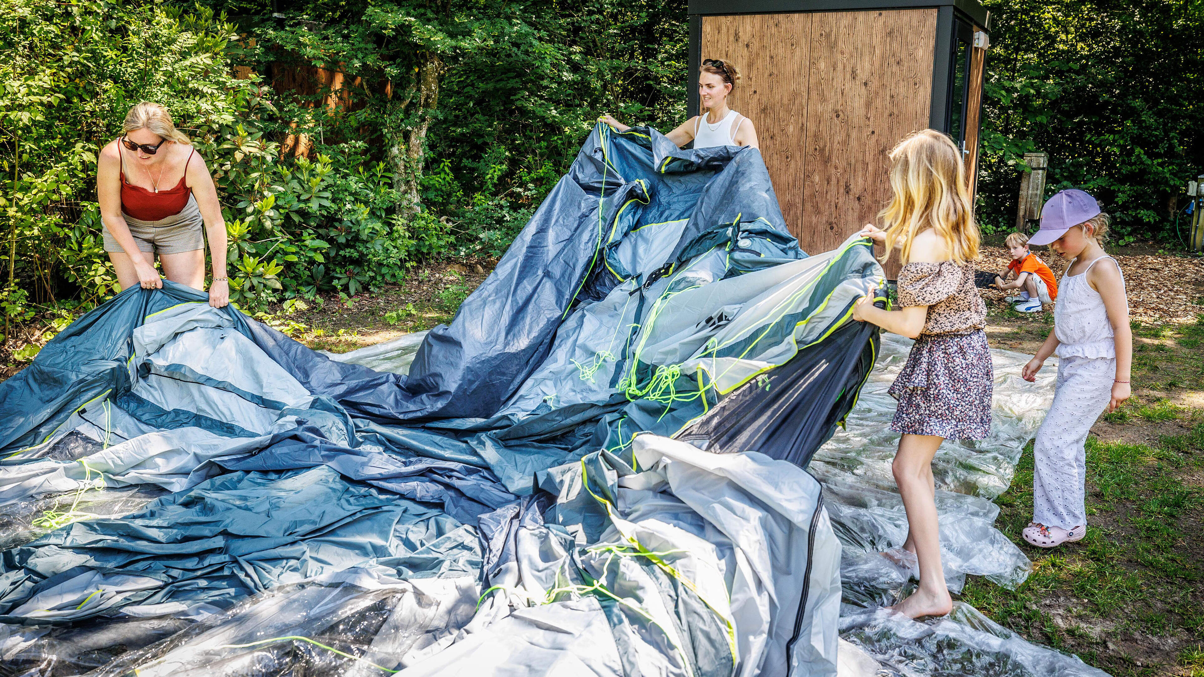 Coby en Nora boekten maanden geleden een weekendje camping en boffen met de warmte: ’Blijkbaar hebben we iets goed gedaan in het leven’