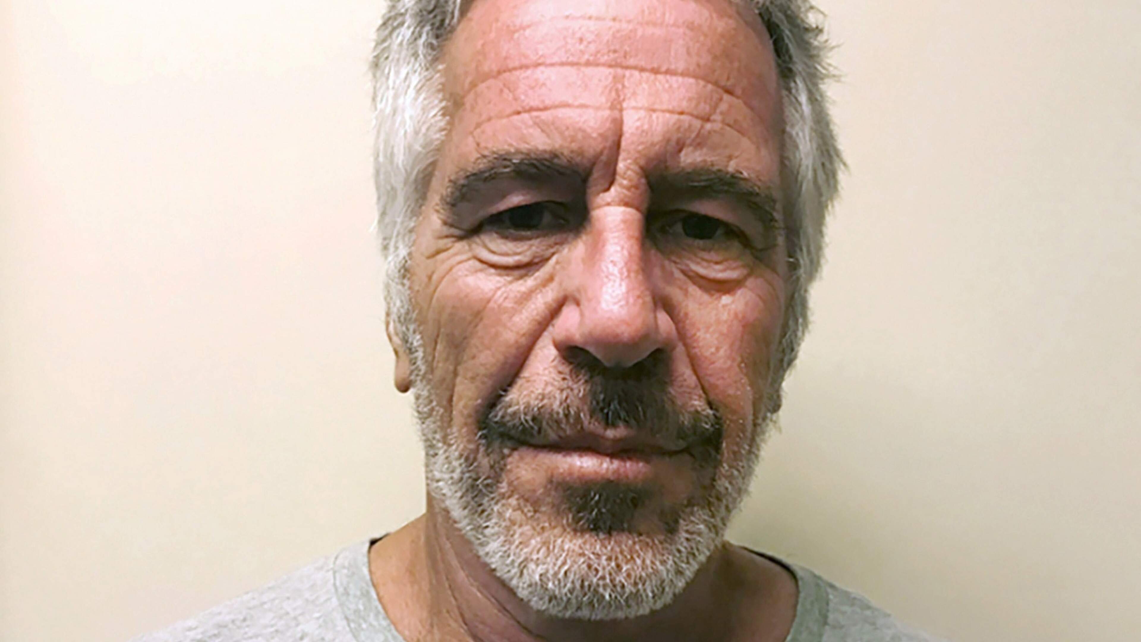 Franse modellenscout met banden Epstein dood aangetroffen in huis
