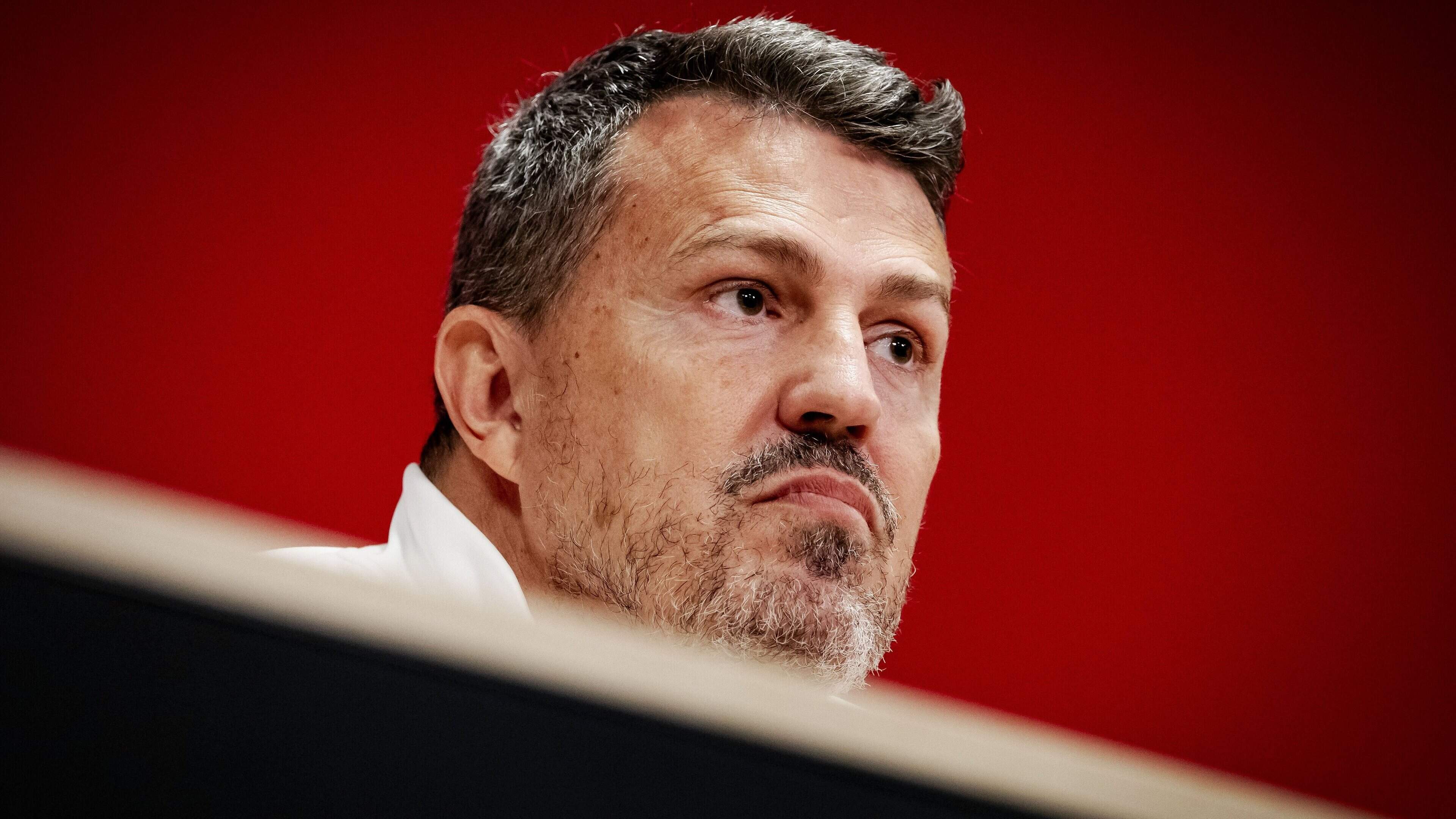 Ajax-trainer Oscar Garcia zwijgt over tweede plek in Eredivisie: ’We zijn alleen maar bezig met FC Twente’