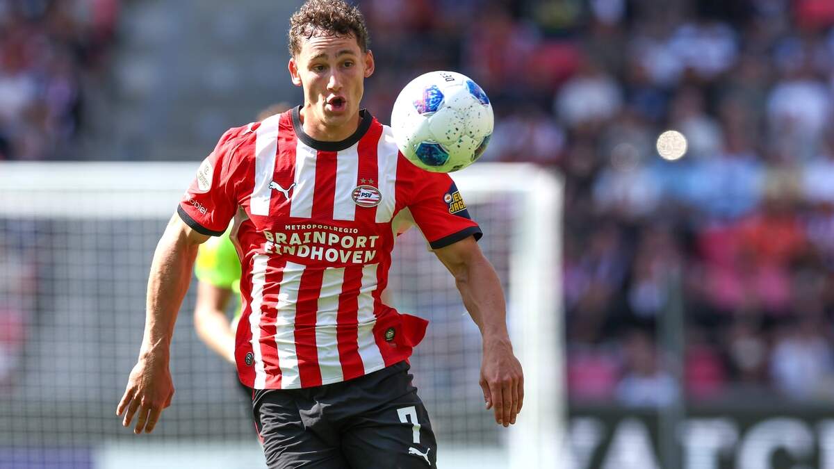 PSV unchanged at FC Utrecht as Geertruida starts on bench