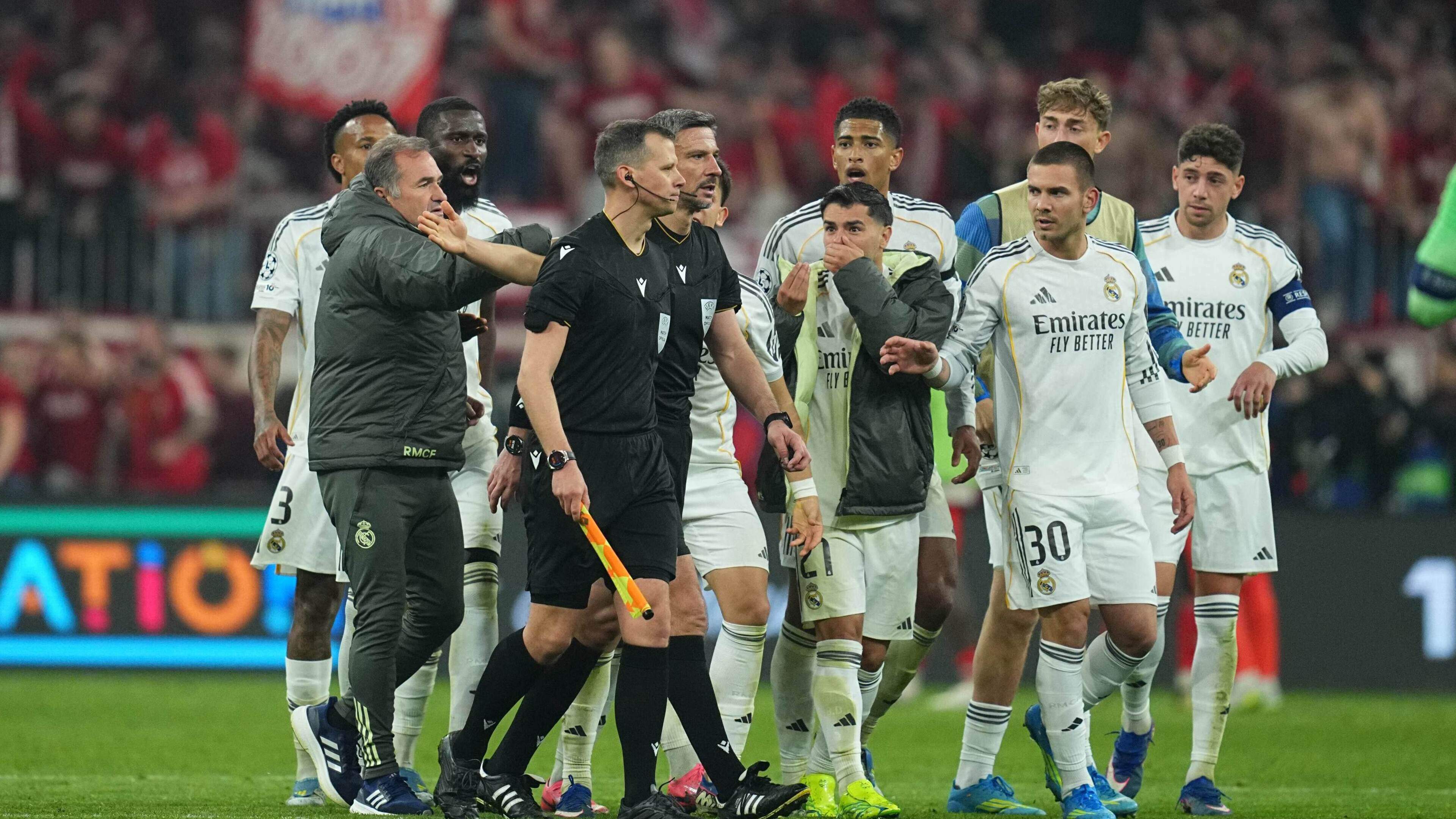 Na FC Barcelona ook Real Madrid woedend op scheidsrechter na uitschakeling in Champions League: ’Hij heeft wedstrijd geruïneerd’