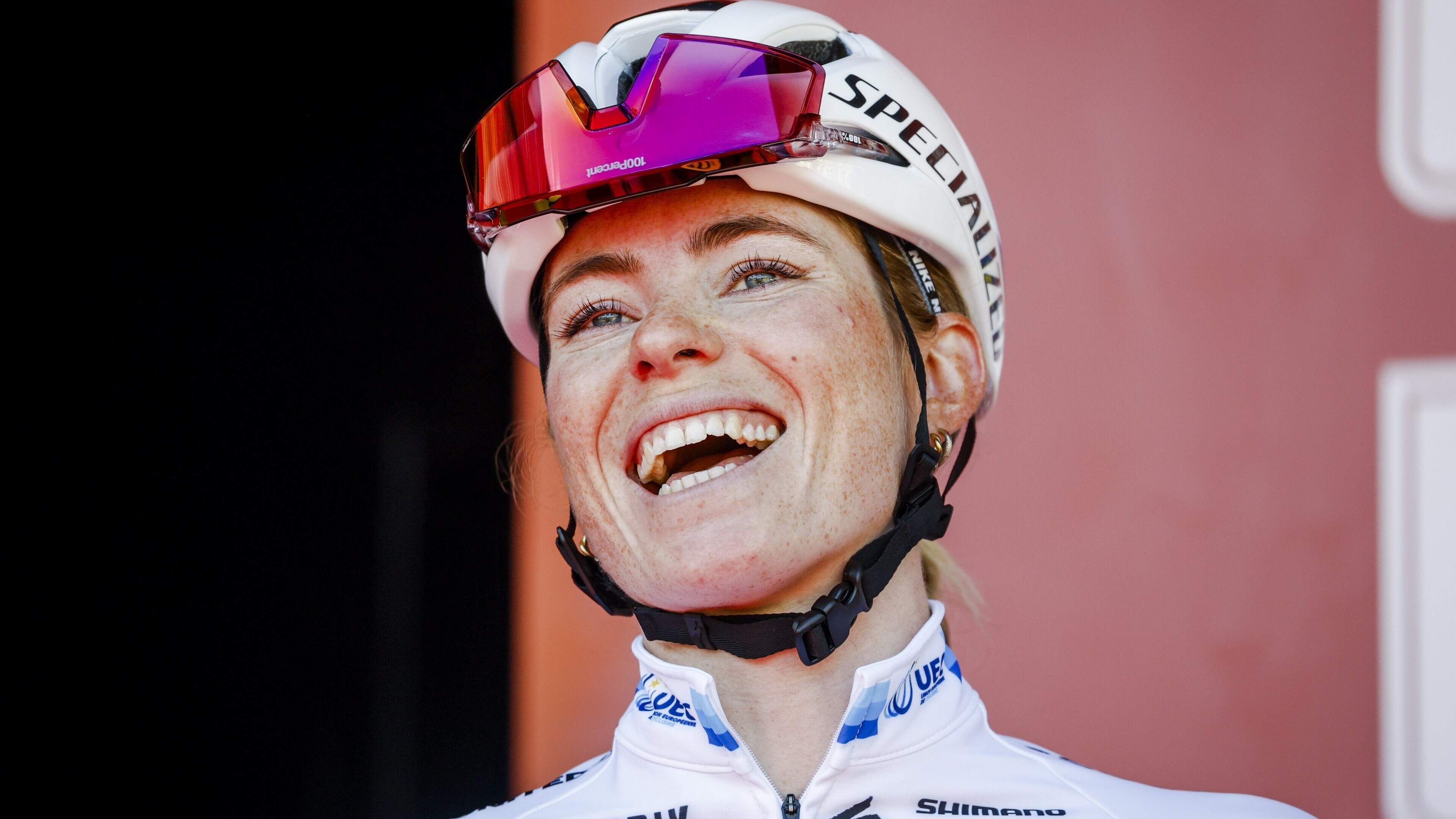 LIVE Amstel Gold Race: peloton is weg, goede kansen op Nederlandse winnares