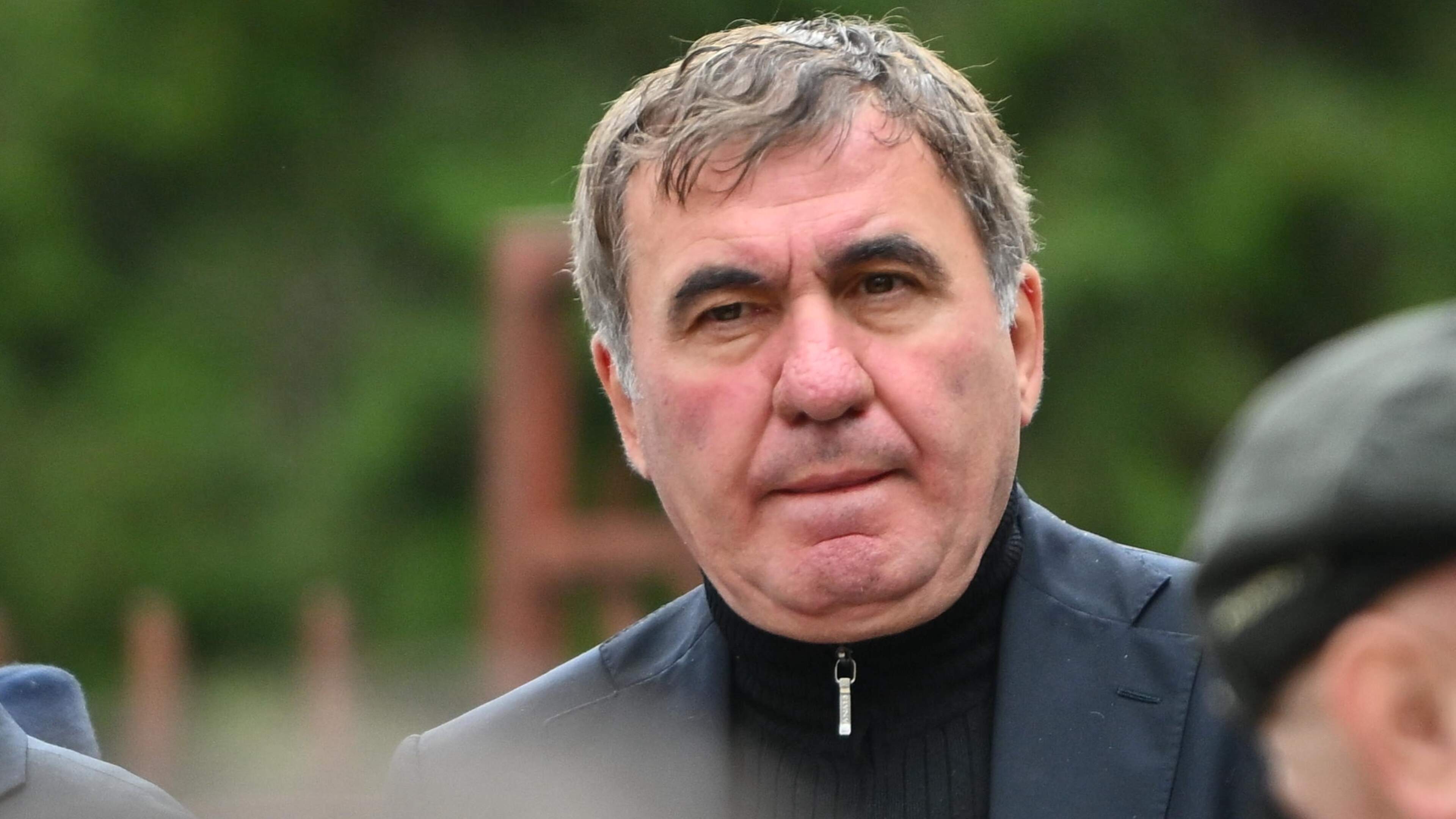 Icoon Gheorghe Hagi volgt overleden Mircea Lucescu op als bondscoach van Roemenië