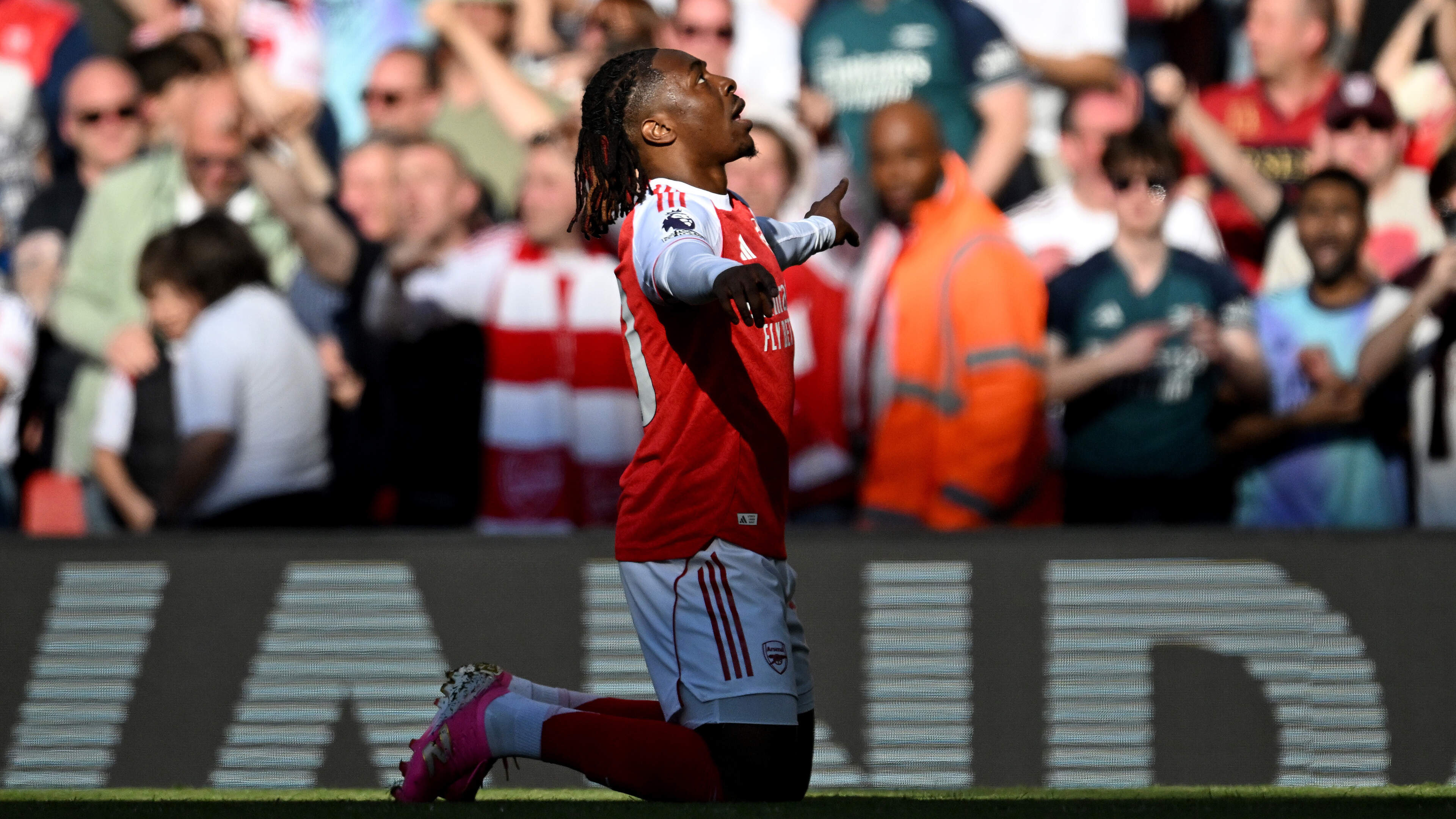 LIVE Premier League: leidend Arsenal bibbert in slotfase tegen Newcastle United