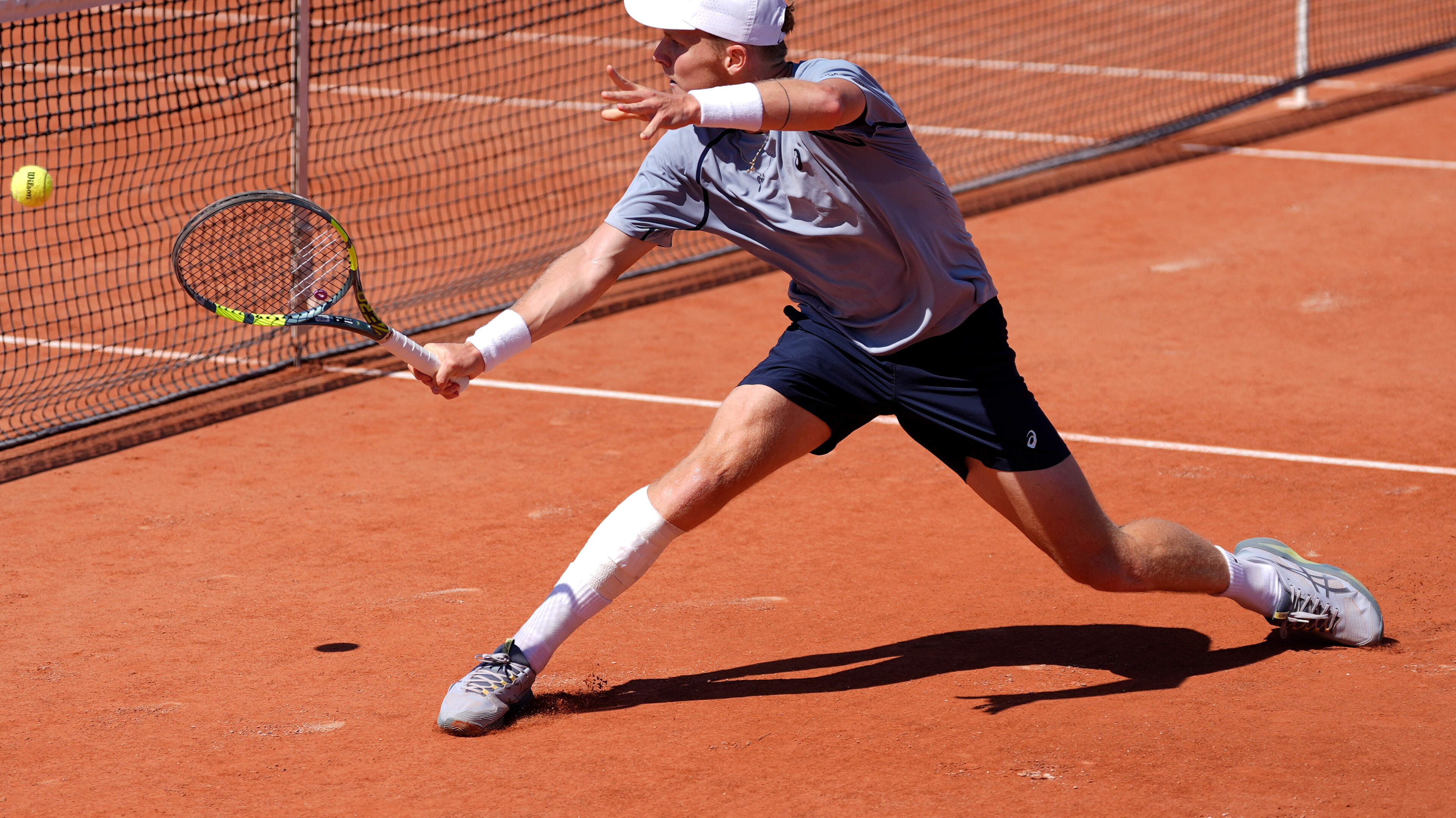 LIVE Roland Garros: Jesper de Jong grijpt eerste set tegen Karen Khachanov in derde ronde, Novak Djokovic ook sterk begonnen
