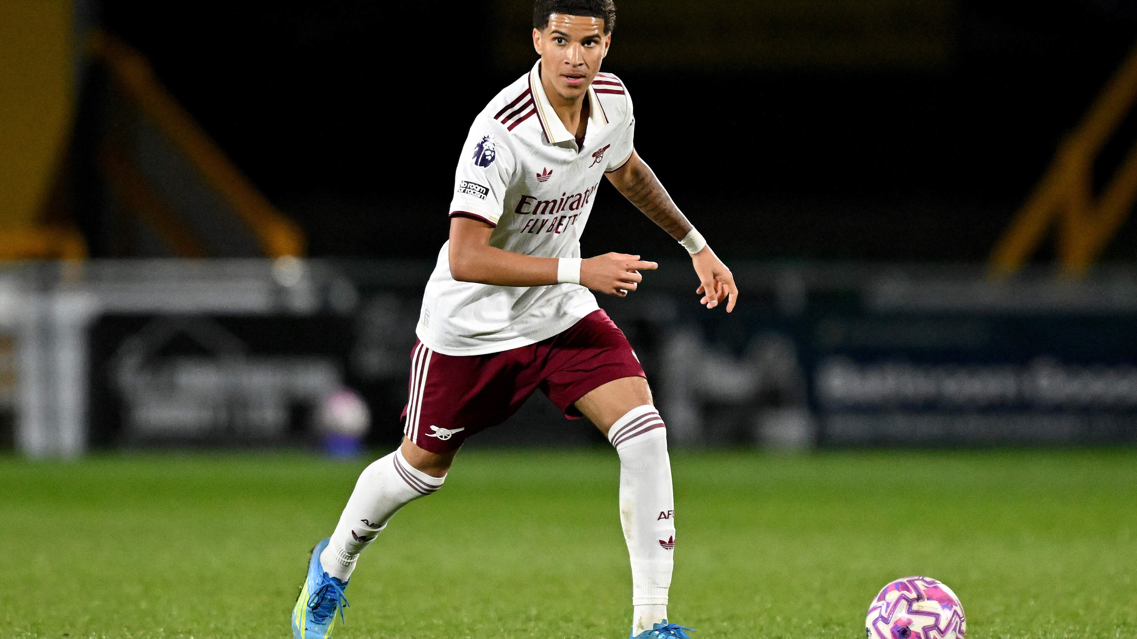 LIVE Transfers | Eredivisie in beeld voor Arsenal-talent Demiane Agustien (18)