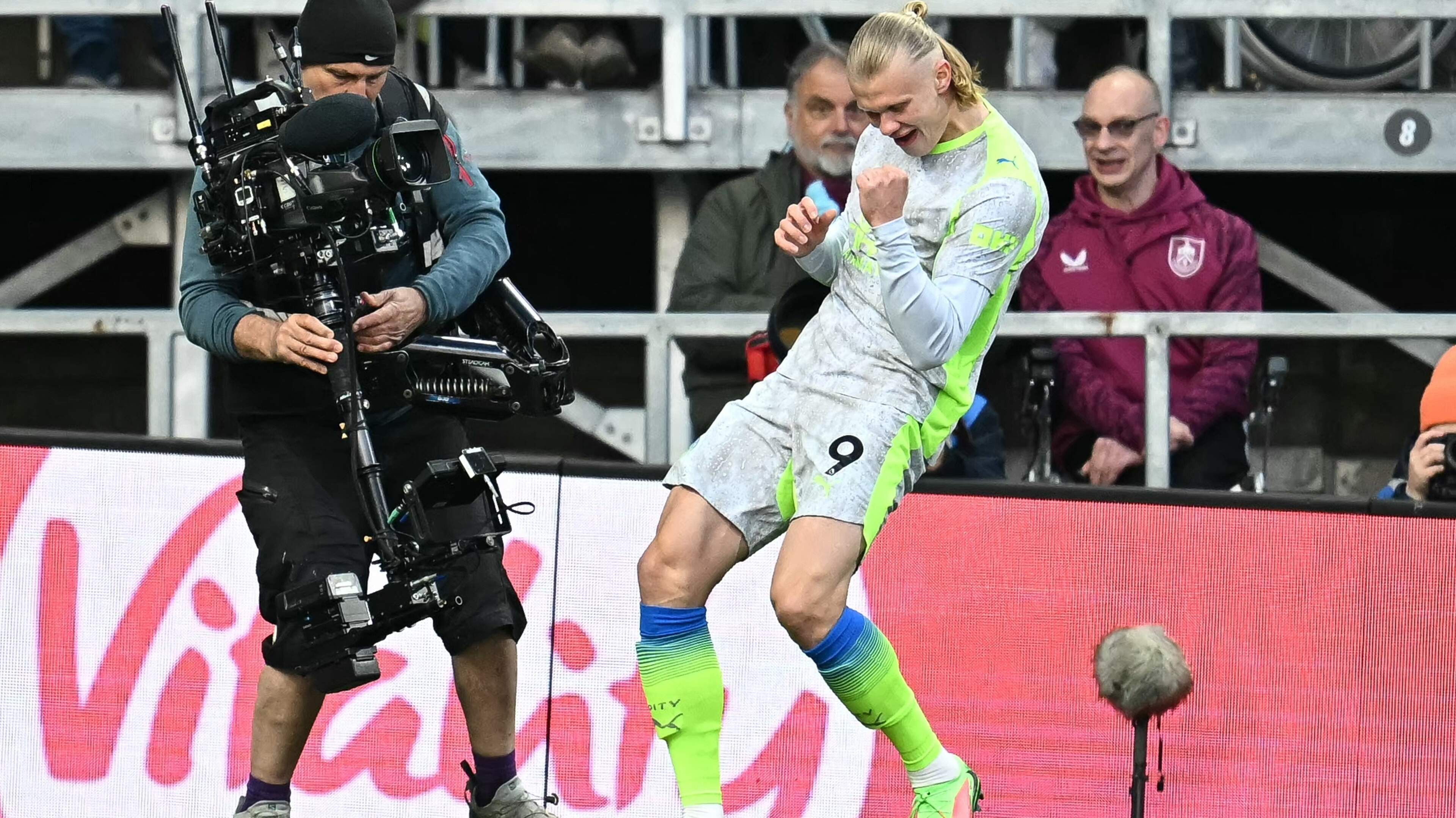 Na 200 dagen Arsenal als koploper: Manchester City verslaat Burnley en is de nieuwe lijstaanvoerder in de Premier League