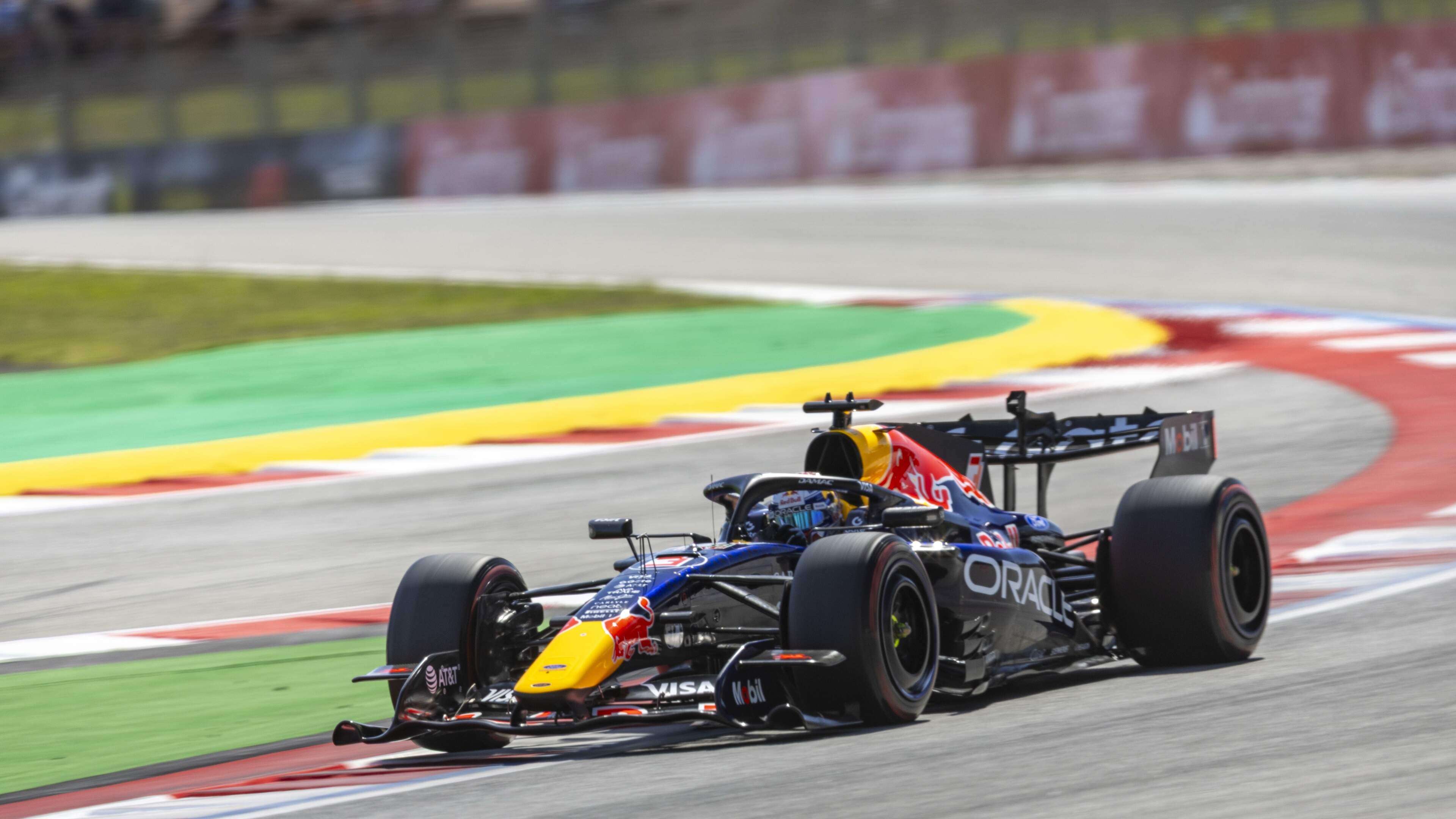 LIVE Formule 1 | Max Verstappen nog op vijfde plek, George Russell soeverein aan de leiding in GP Barcelona-Catalonië
