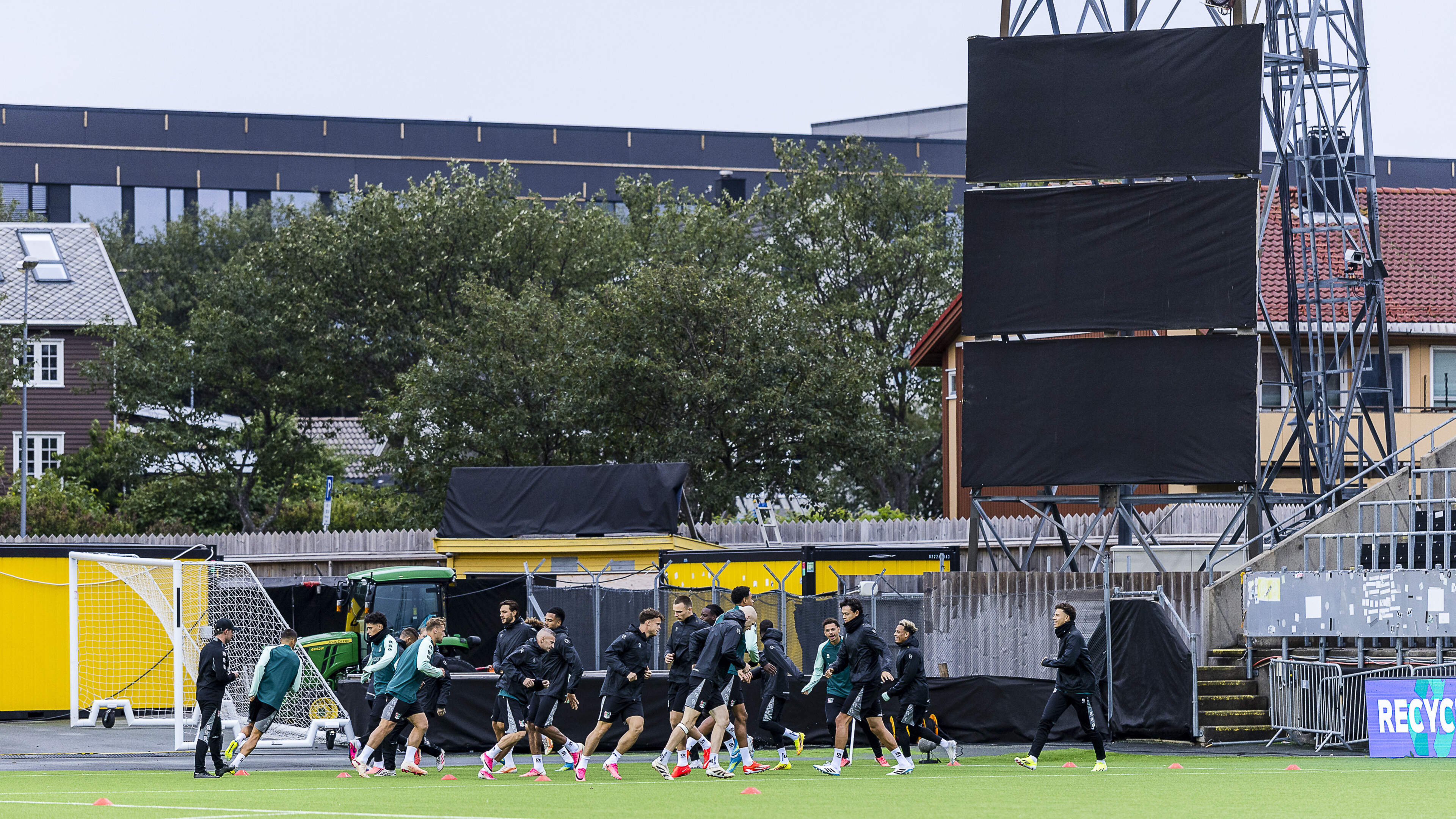NEC-directeur Wilco van Schaik wekt verbazing met negatieve uitspraken over stad en stadion van Bodø/Glimt