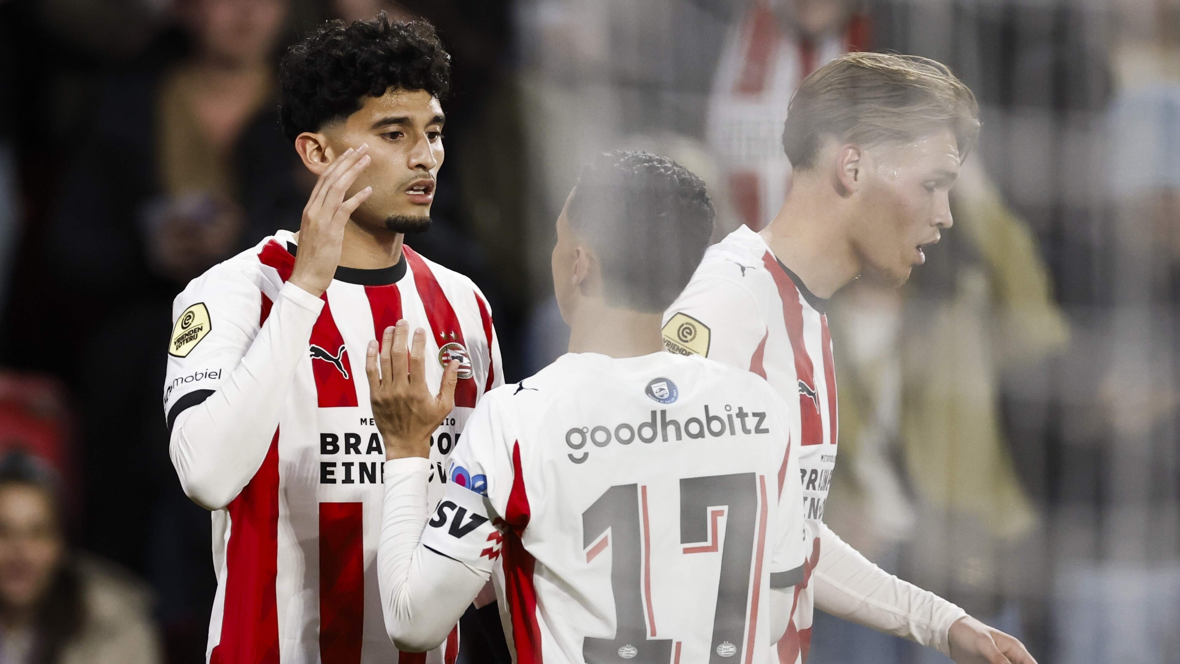 LIVE Eredivisie: landskampioen PSV hoopt na bliksemstart op meer doelpunten in de tweede helft tegen PEC Zwolle