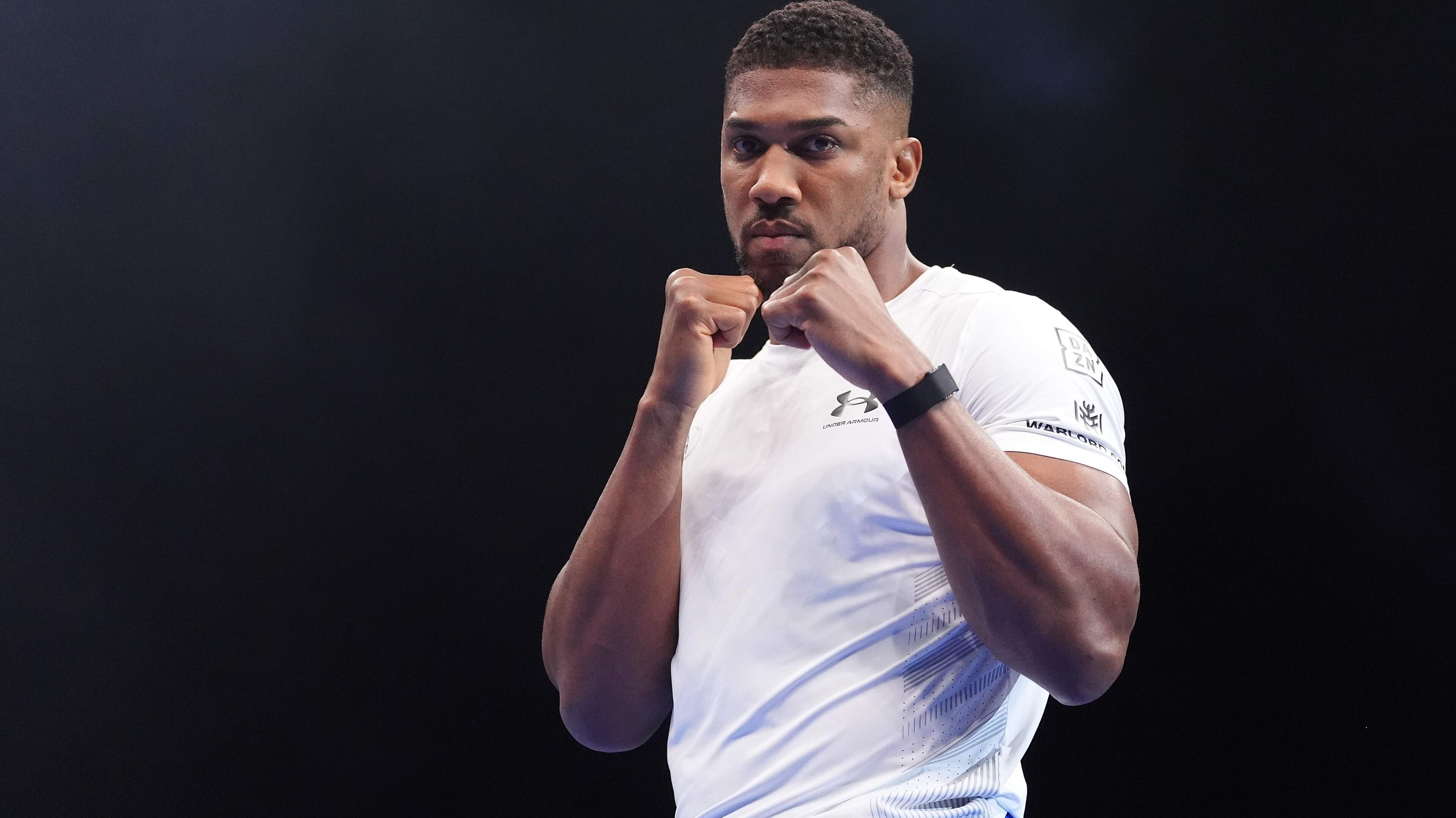 Anthony Joshua keert terug na dodelijk auto-ongeluk: eerst ’The Comeback’, dan clash met Tyson Fury