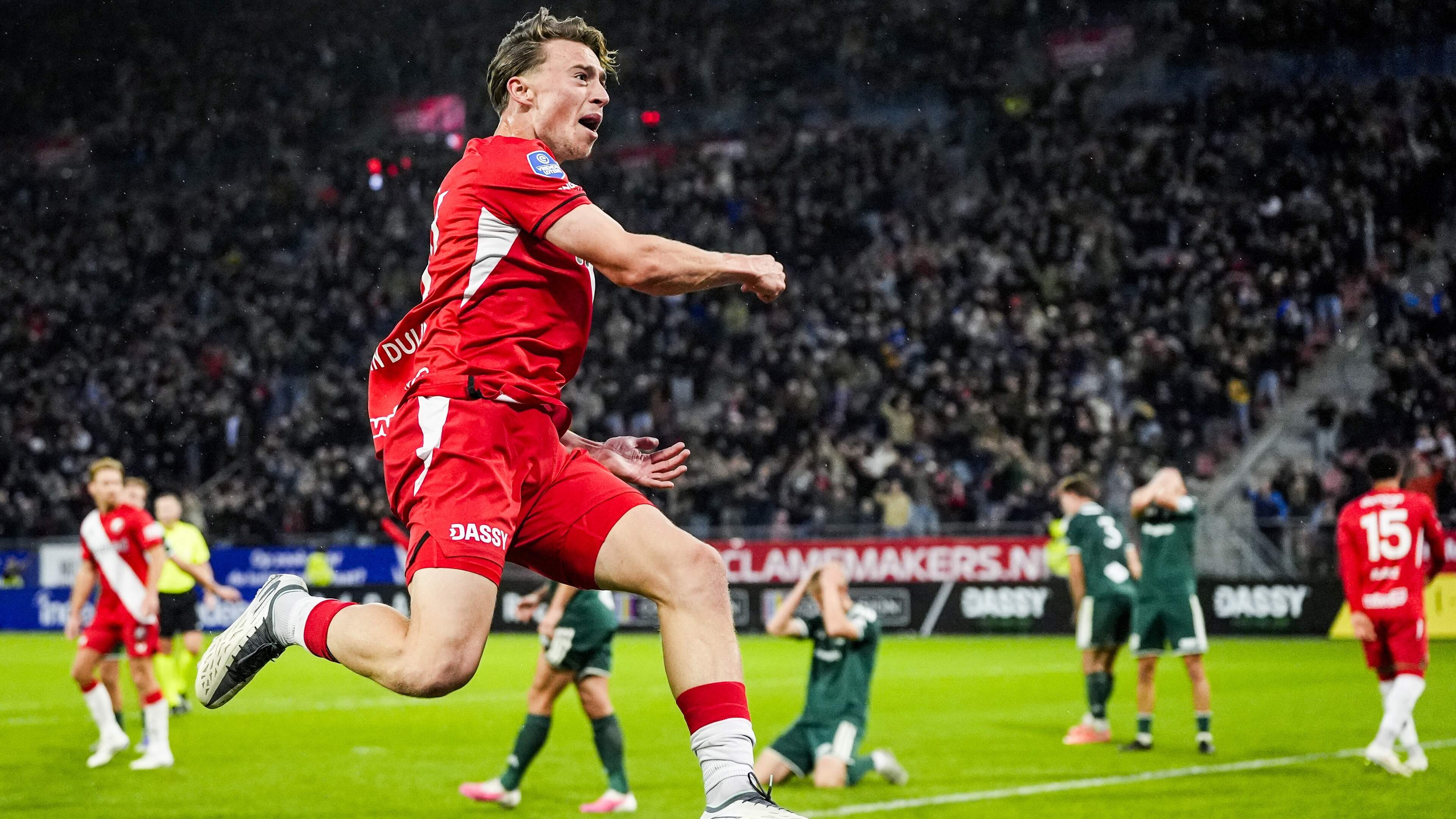 Sem van Duijn en Anthony Correia met FC Utrecht terug naar Velsen-Zuid: ’Nu ben ik een keer niet voor Telstar’