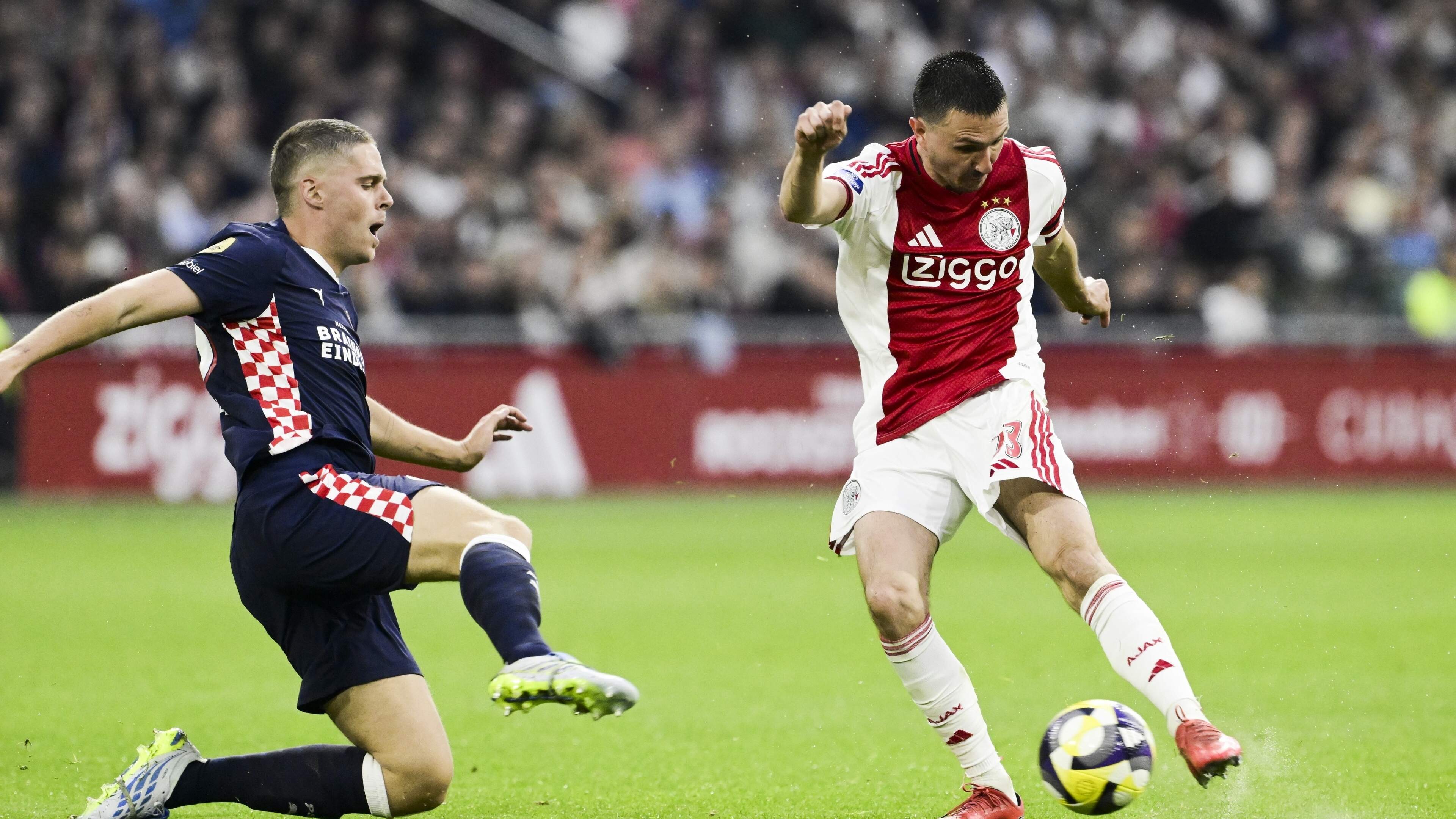 LIVE Eredivisie: PSV slaat kwartier voor tijd toe via invaller Boadu, wat kan Ajax in slotfase?