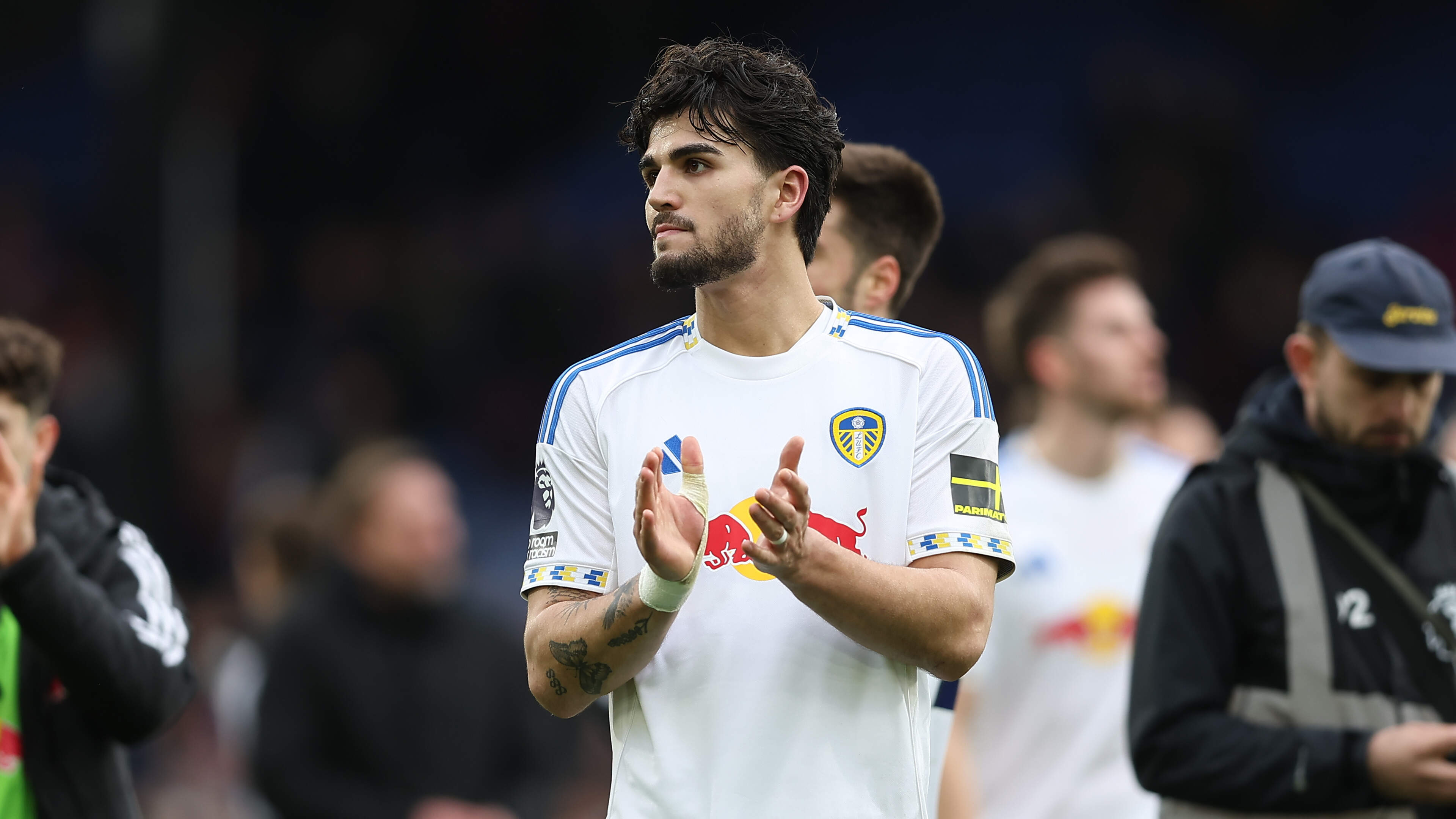 LIVE Premier League: Manchester United ontvangt Leeds; Malacia en Zirkzee op de bank, Struijk in de basis