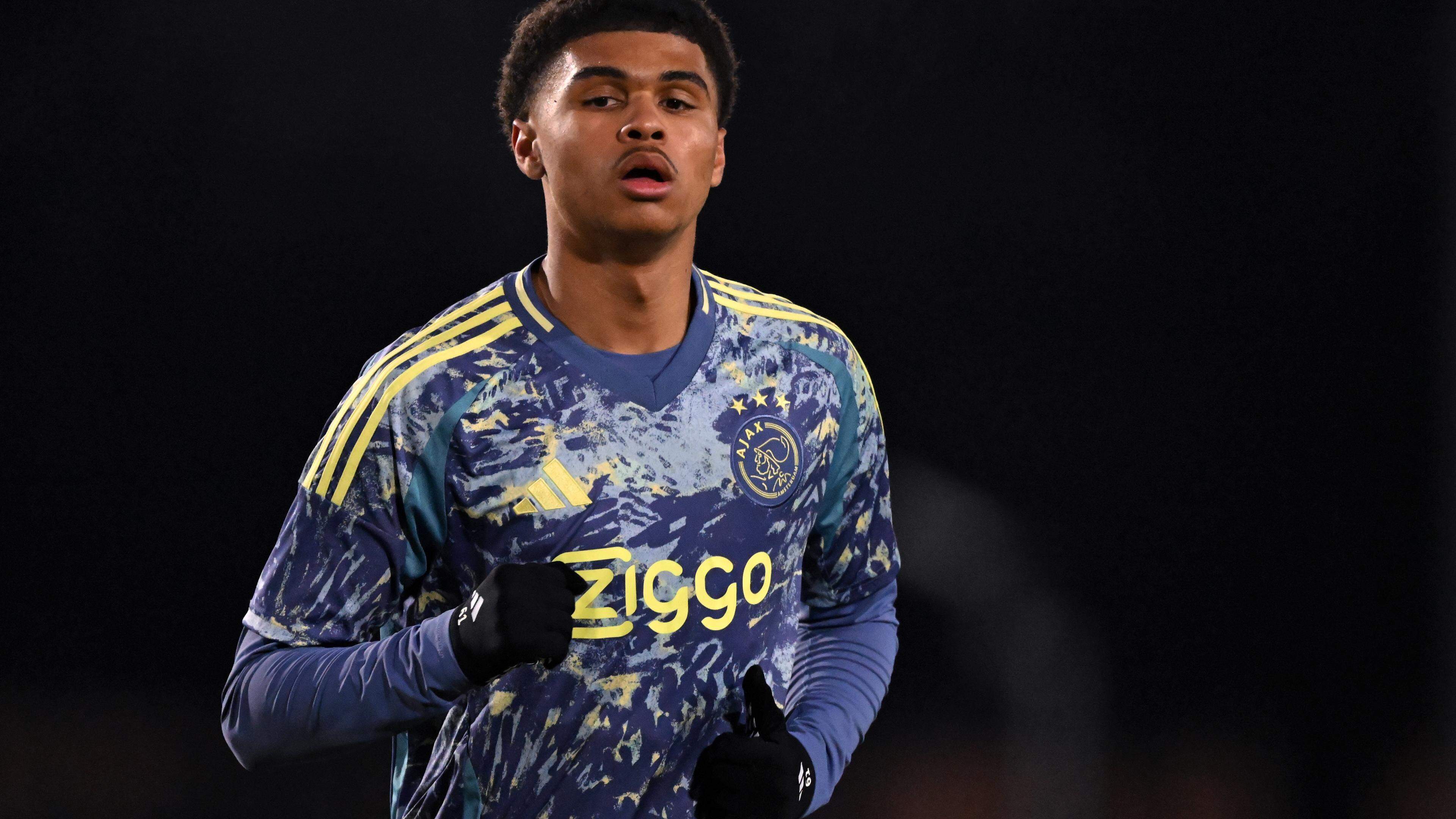 FC Volendam neemt Precious Ugwu over van Ajax, Robert Molenaar aan de slag bij Royal Antwerp FC
